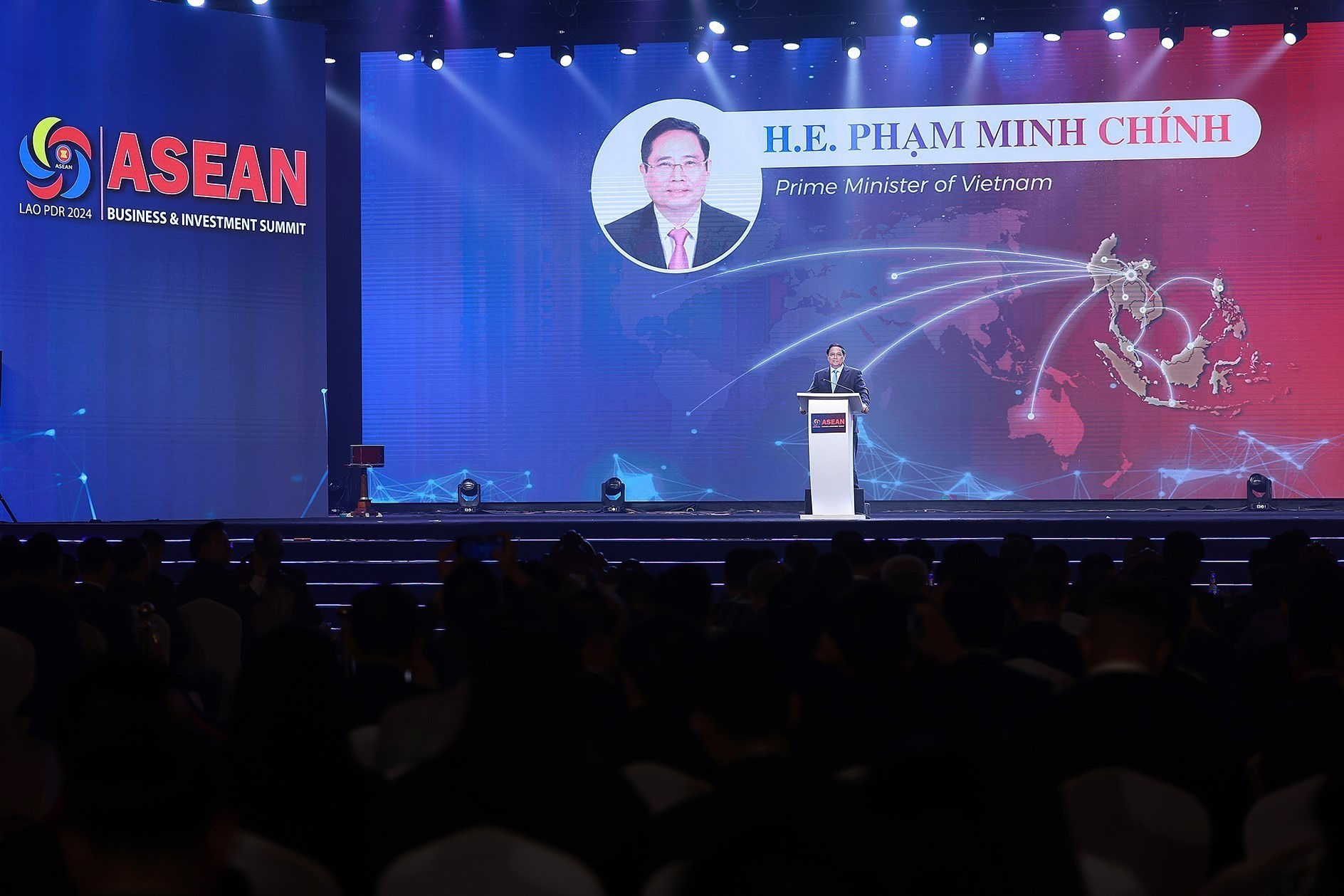 Thủ tướng Phạm Minh Chính phát biểu tại Hội nghị Thượng đỉnh Kinh doanh và Đầu tư ASEAN 2024 tại Vientiane - Lào vào chiều 8-10 Ảnh: TTXVN