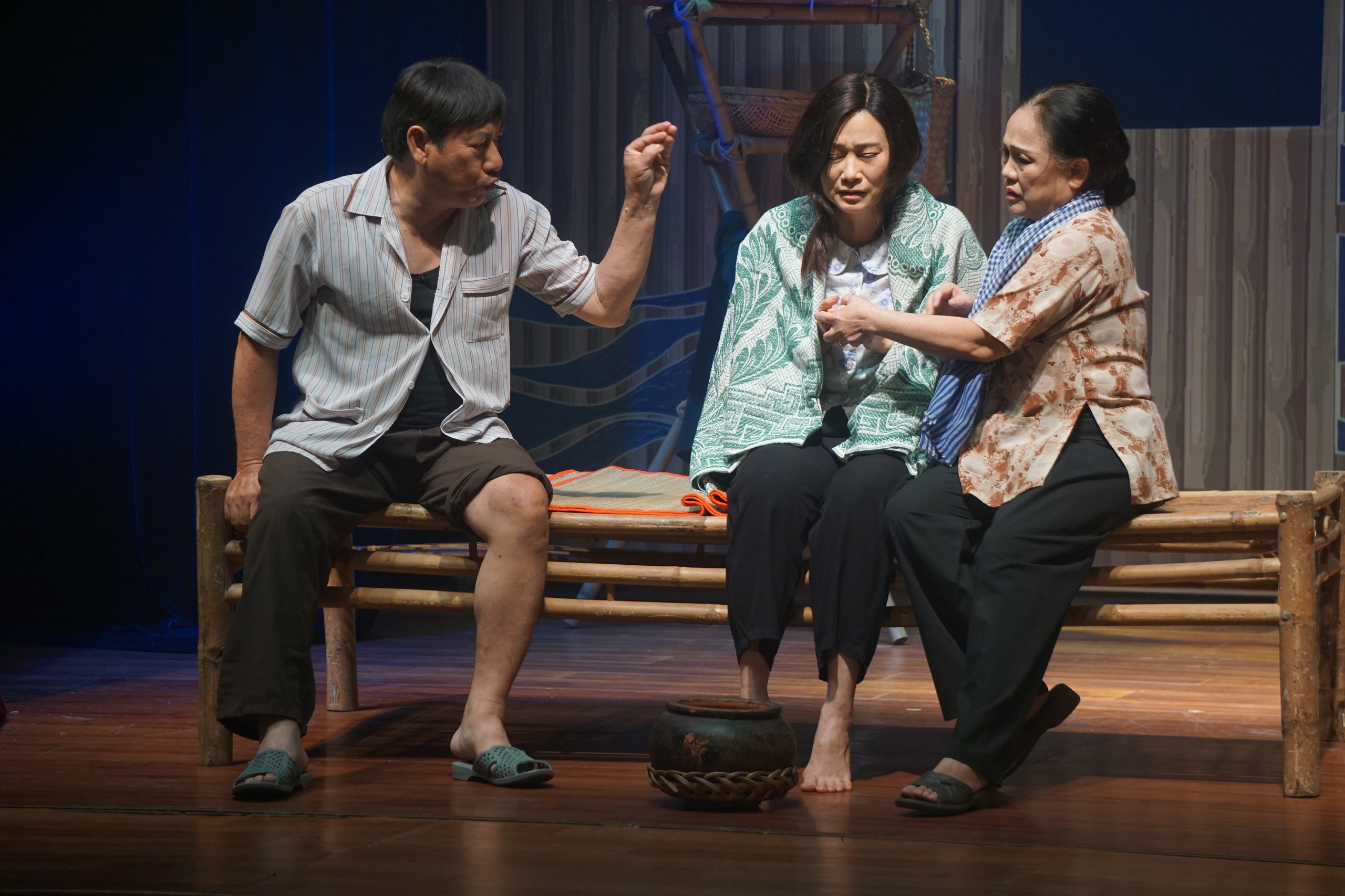 Tạo kh&ocirc;ng gian cho vở diễn chất lượng- Ảnh 3.