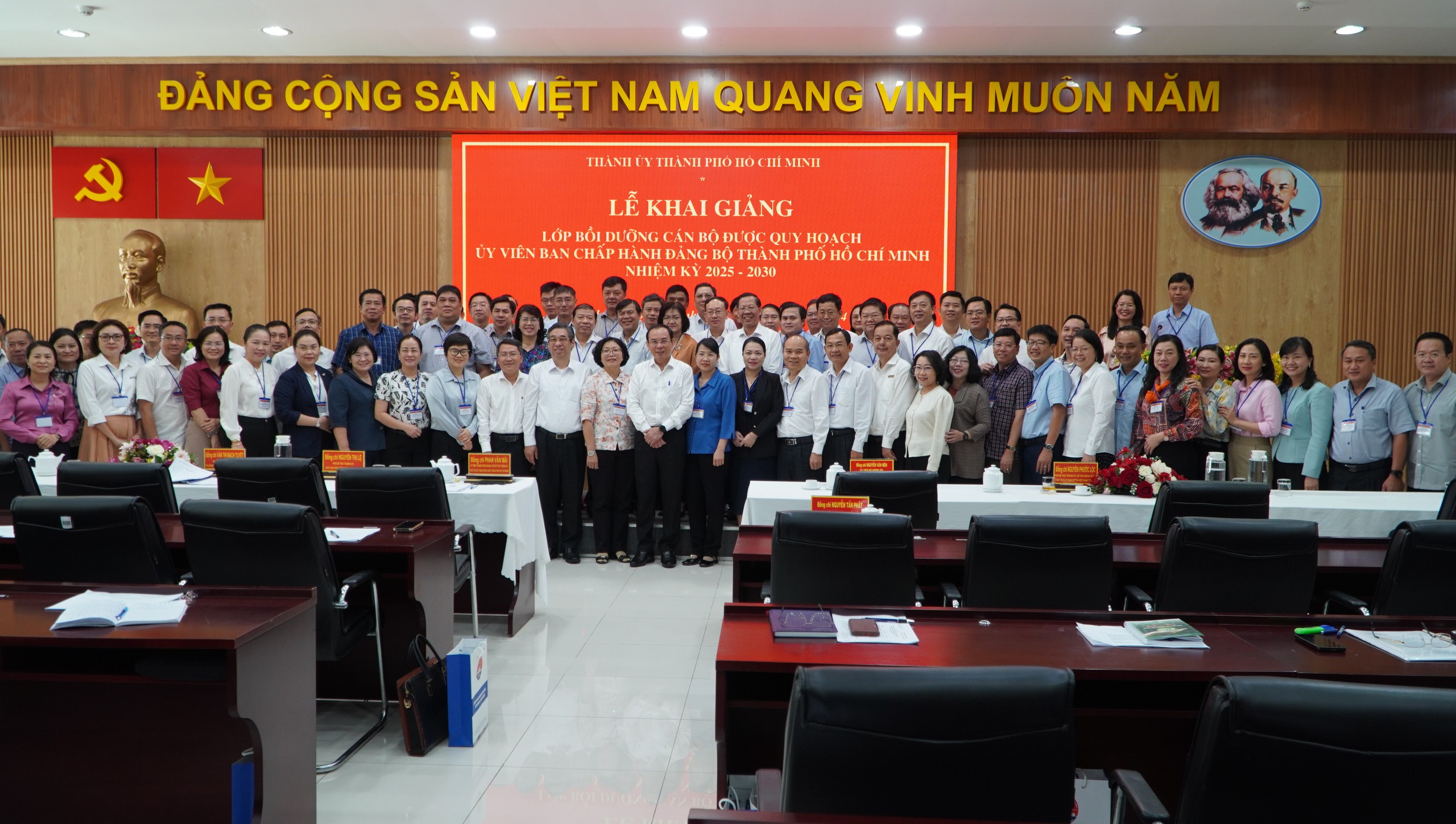 Khai giảng Lớp bồi dưỡng c&aacute;n bộ được quy hoạch Ủy vi&ecirc;n Ban Chấp h&agrave;nh Đảng bộ TP HCM kh&oacute;a mới- Ảnh 2.