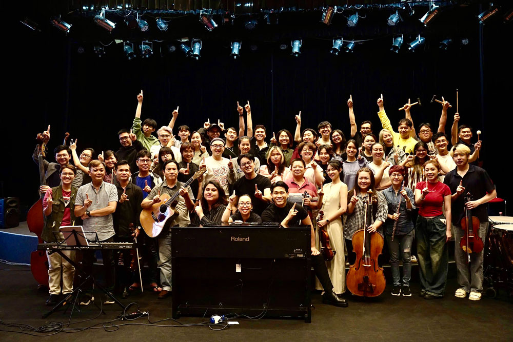 C&aacute;c nghệ sĩ tham gia 2 đ&ecirc;m nhạc kịch &ldquo;HEAR THE PEOPLE SING&rdquo;.  Ảnh: ITS