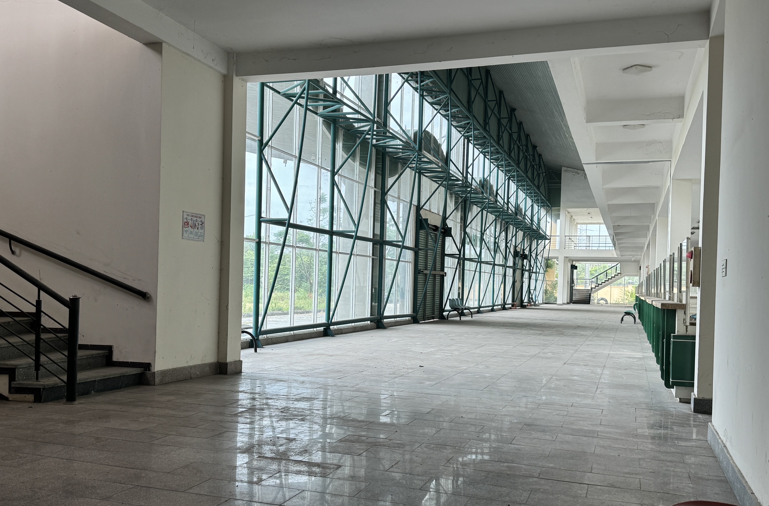 Bến xe trăm tỉ ở Đà Nẵng bỏ hoang hơn chục năm- Ảnh 6.