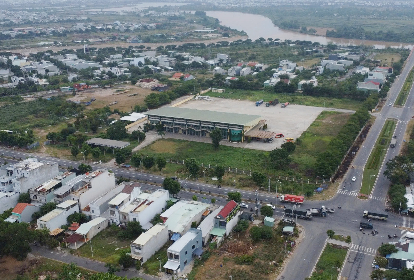 Bến xe trăm tỉ ở Đà Nẵng bỏ hoang hơn chục năm- Ảnh 10.