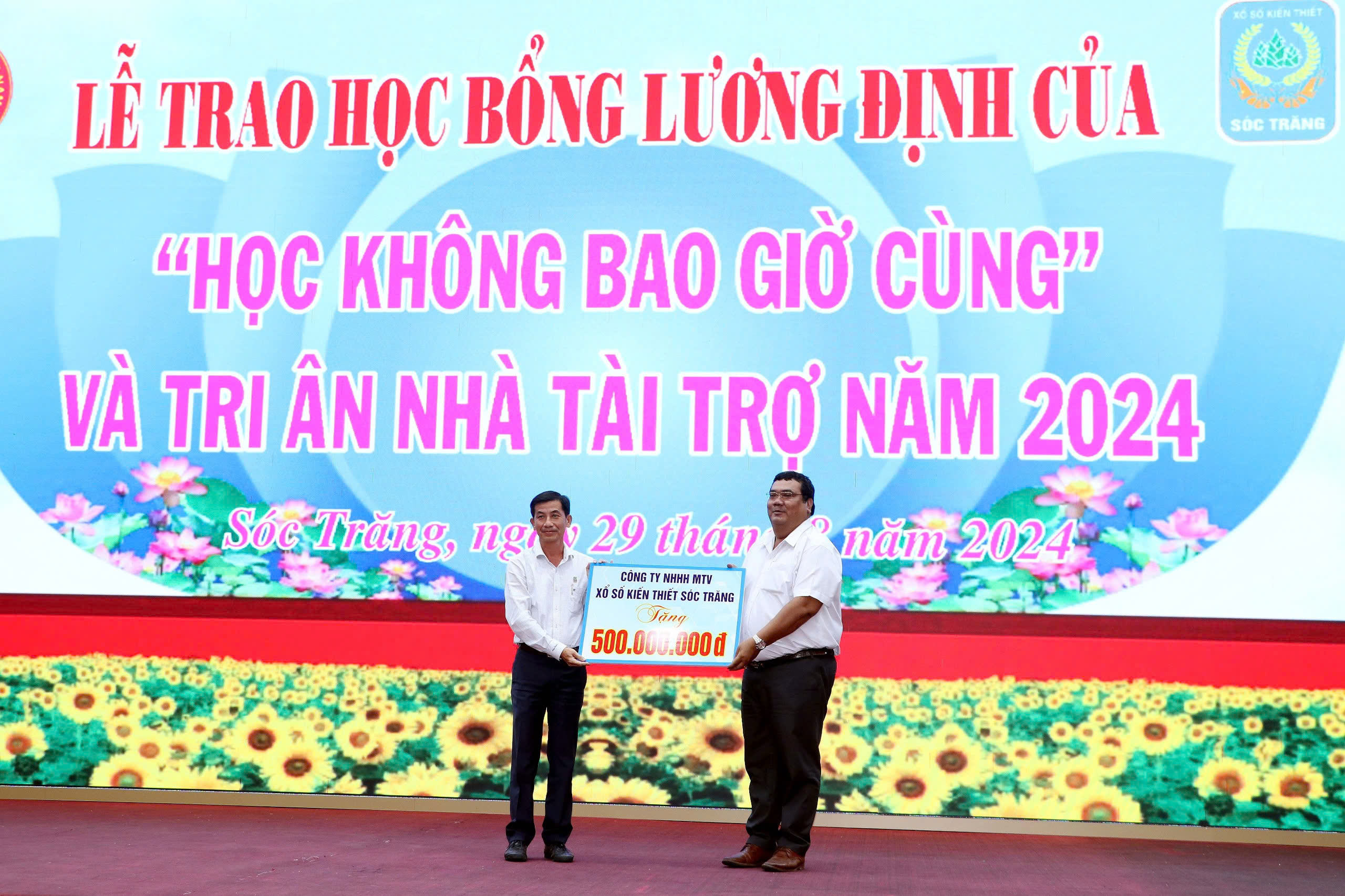 S&oacute;c Trăng dừng tổ chức đo&agrave;n đi nước ngo&agrave;i học tập kinh nghiệm xổ số kiến thiết- Ảnh 1.