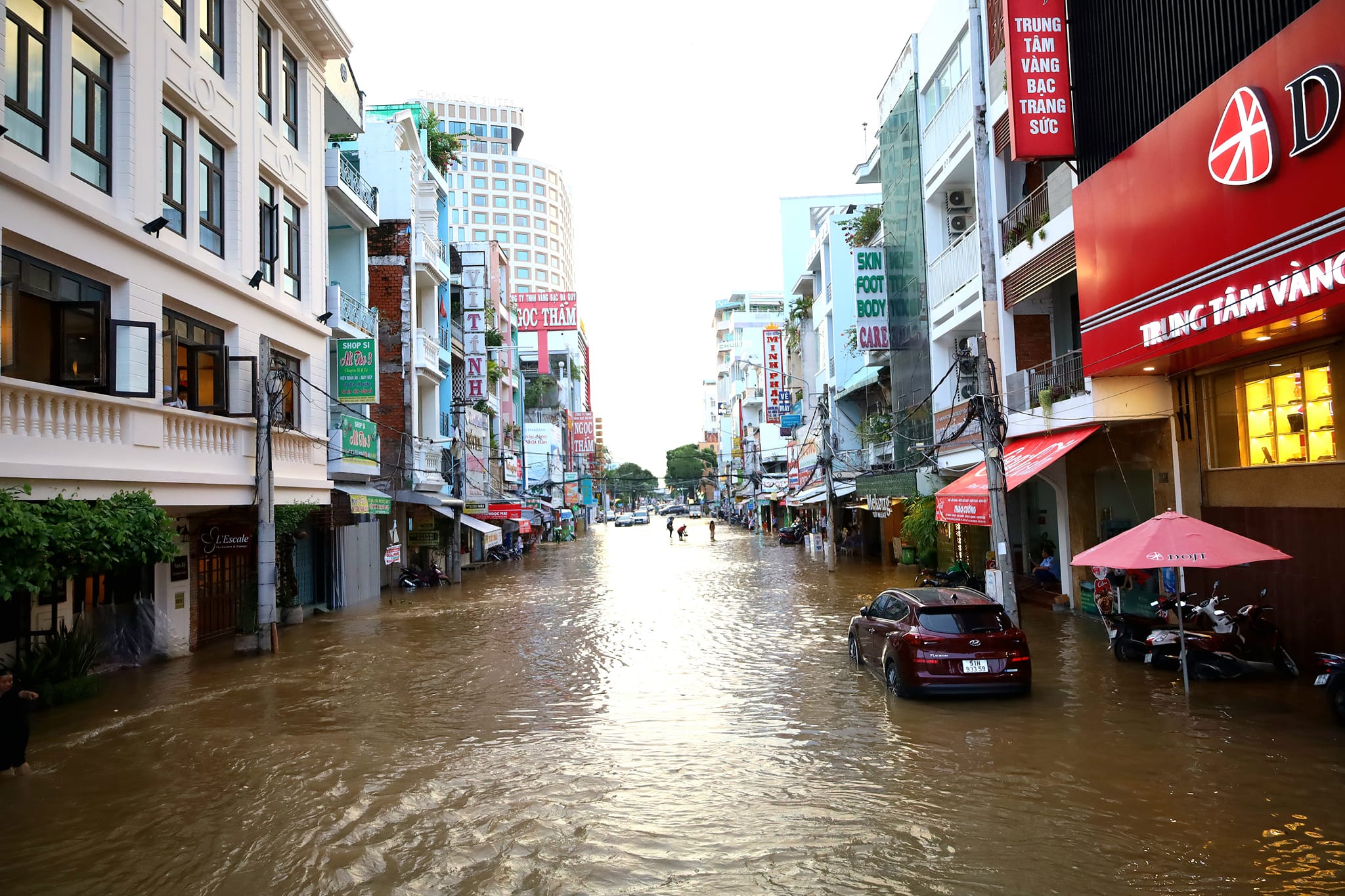 Mưa và triều cường ở ĐBSCL đang diễn biến thế nào? - Ảnh 1.
