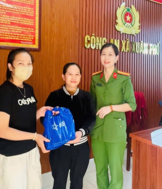 H&agrave;nh động đẹp của người phụ nữ bỗng dưng nhận được 300 triệu đồng- Ảnh 1.