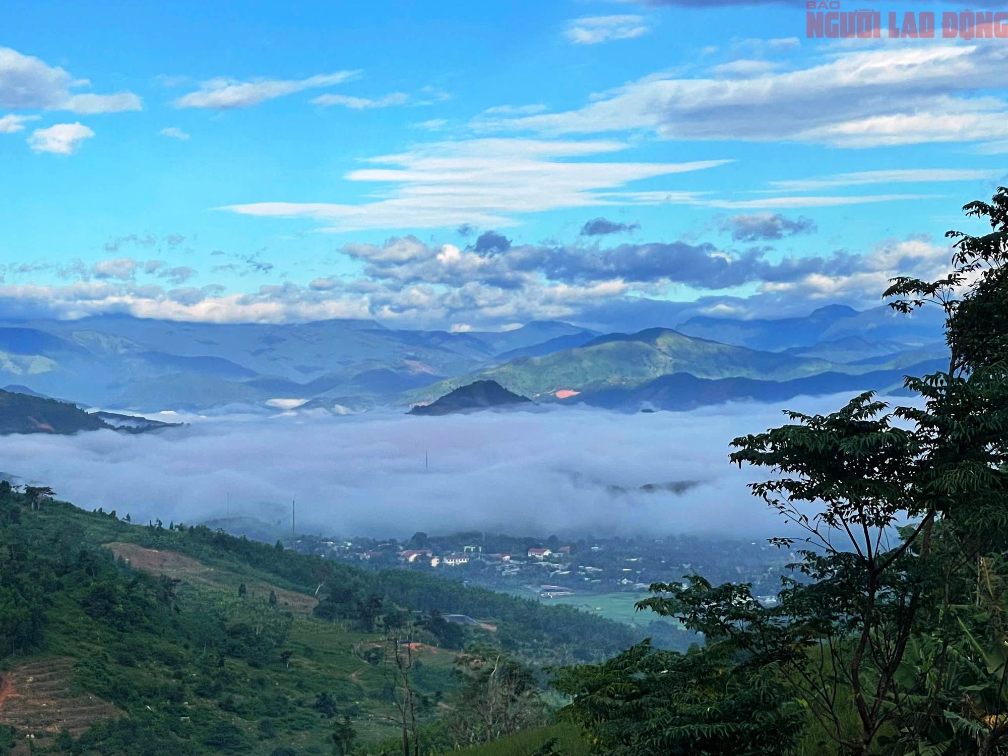 "Săn m&acirc;y" ở đỉnh đ&egrave;o Kh&aacute;nh Sơn- Ảnh 2.