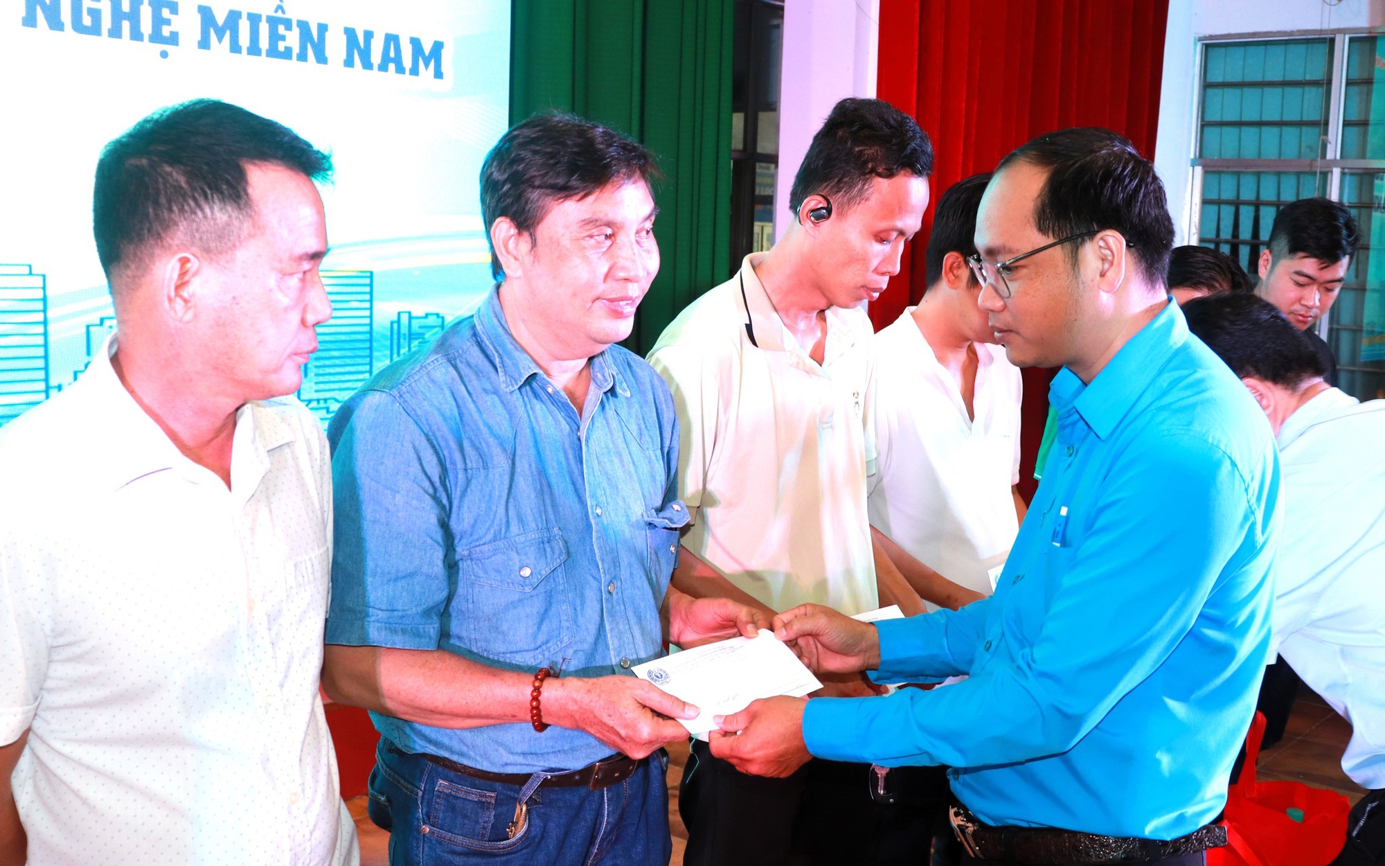 Thu hút lao động phi chính thức vào Công đoàn