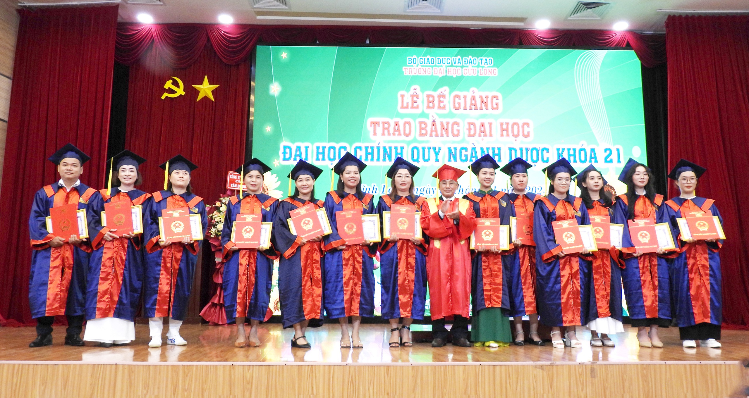 T&acirc;n dược sĩ đến từ L&agrave;o x&uacute;c động n&oacute;i về Trường ĐH Cửu Long- Ảnh 5.