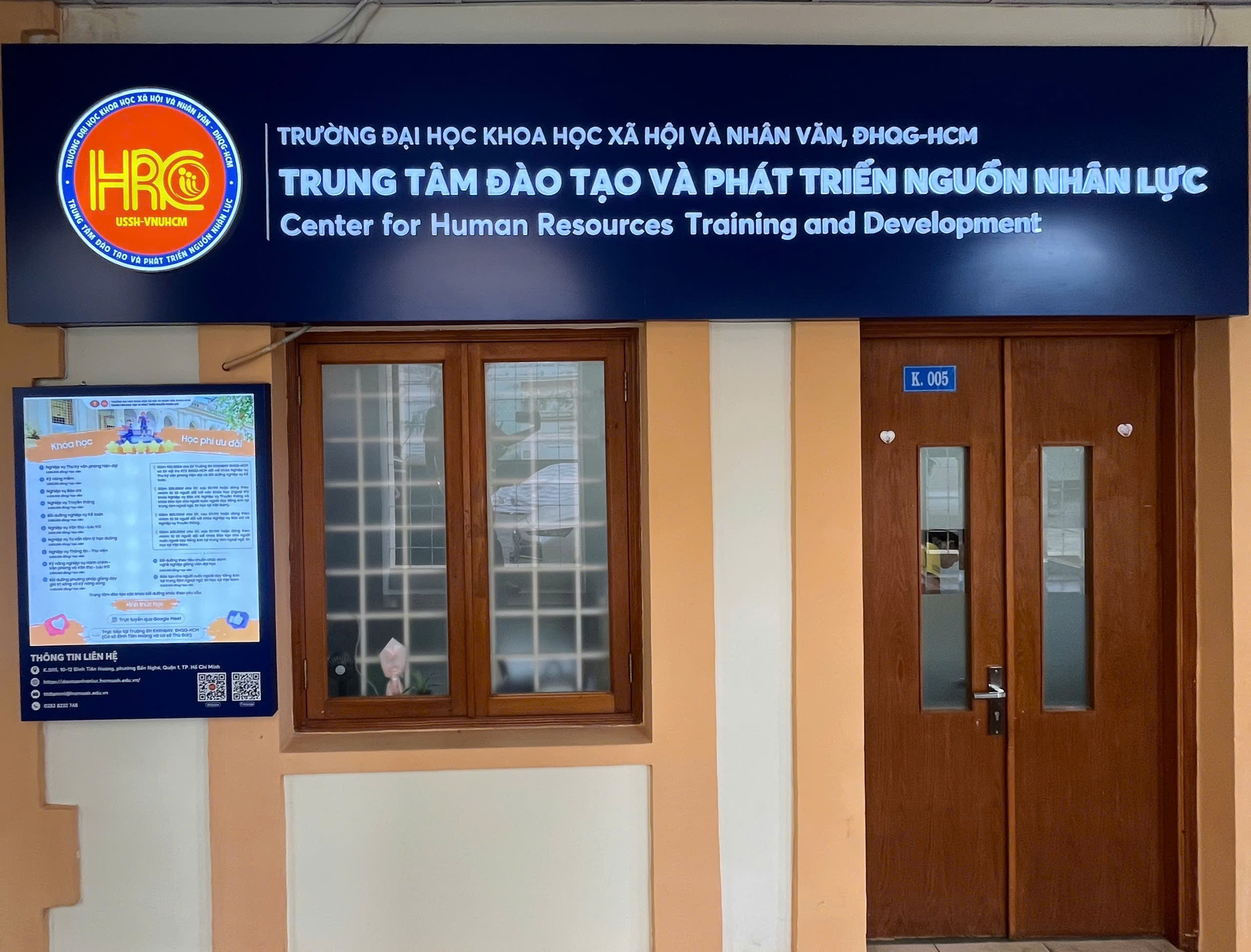 Người học n&oacute;i g&igrave; về Trung t&acirc;m Đ&agrave;o tạo v&agrave; Ph&aacute;t triển nguồn nh&acirc;n lực, Trường ĐH KHXH&NV, ĐHQG-HCM?- Ảnh 1.