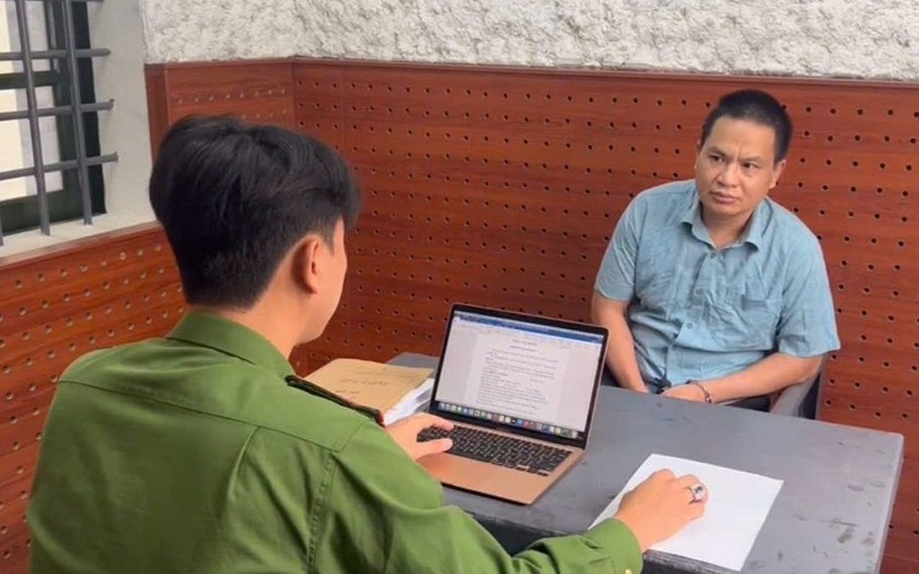 Bắt gi&aacute;m đốc một c&ocirc;ng ty