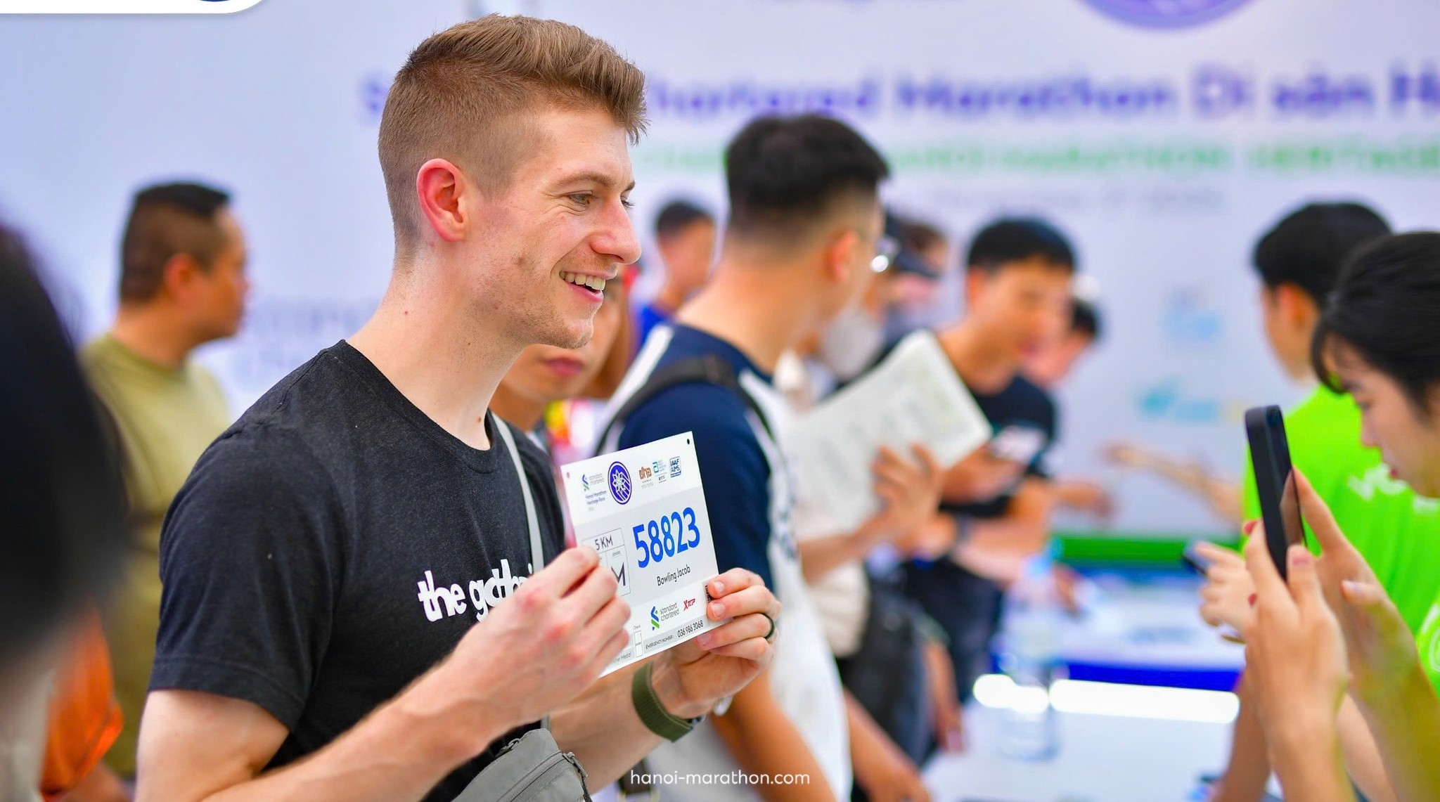 Số lượng kỷ lục 18.000 runner tham gia Standard Chartered Marathon Di Sản H&agrave; Nội 2024- Ảnh 1.