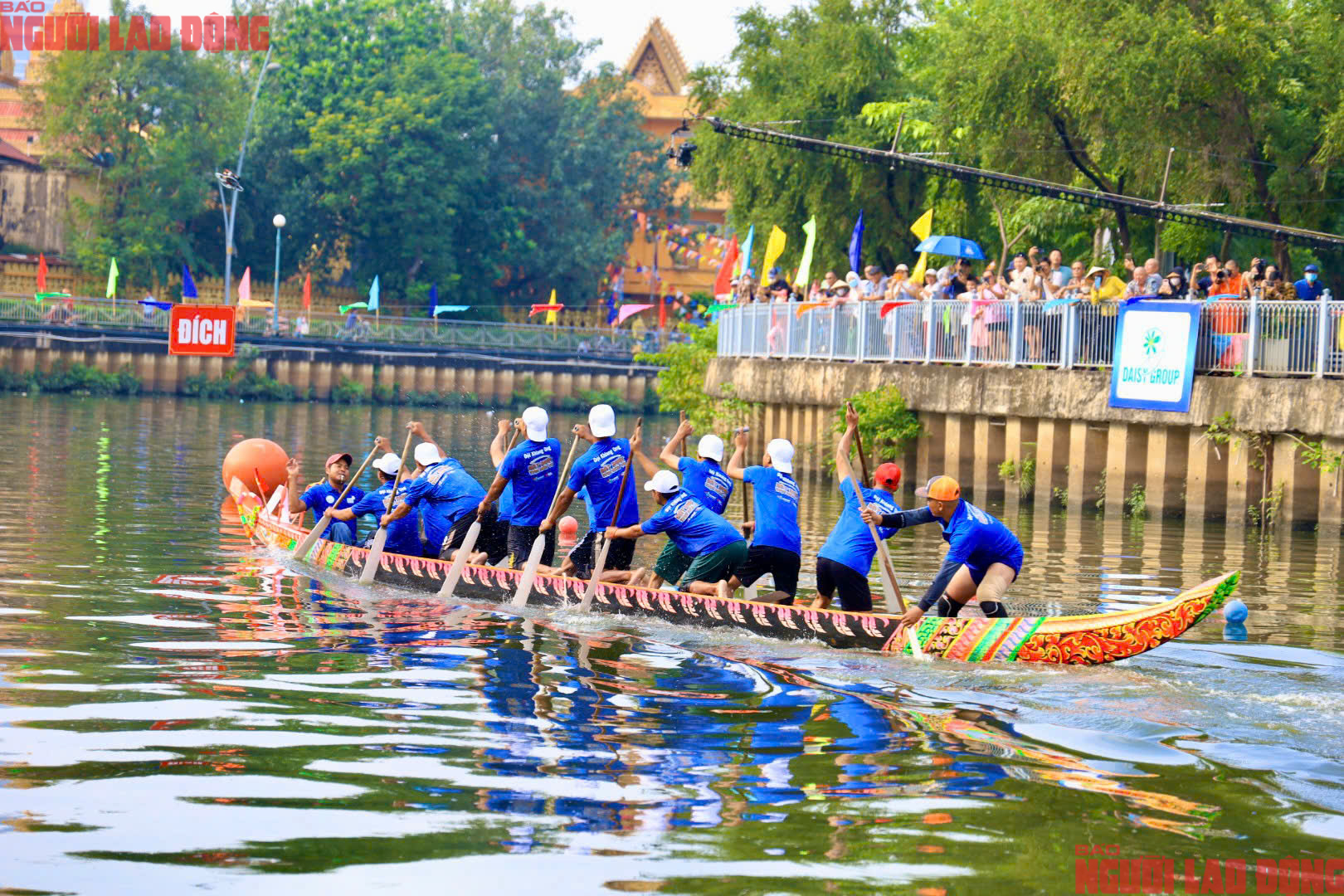 Cuối tuần 12 đội ghe ngo tranh t&agrave;i nảy lửa tr&ecirc;n k&ecirc;nh Nhi&ecirc;u Lộc - Thị Ngh&egrave;- Ảnh 6.