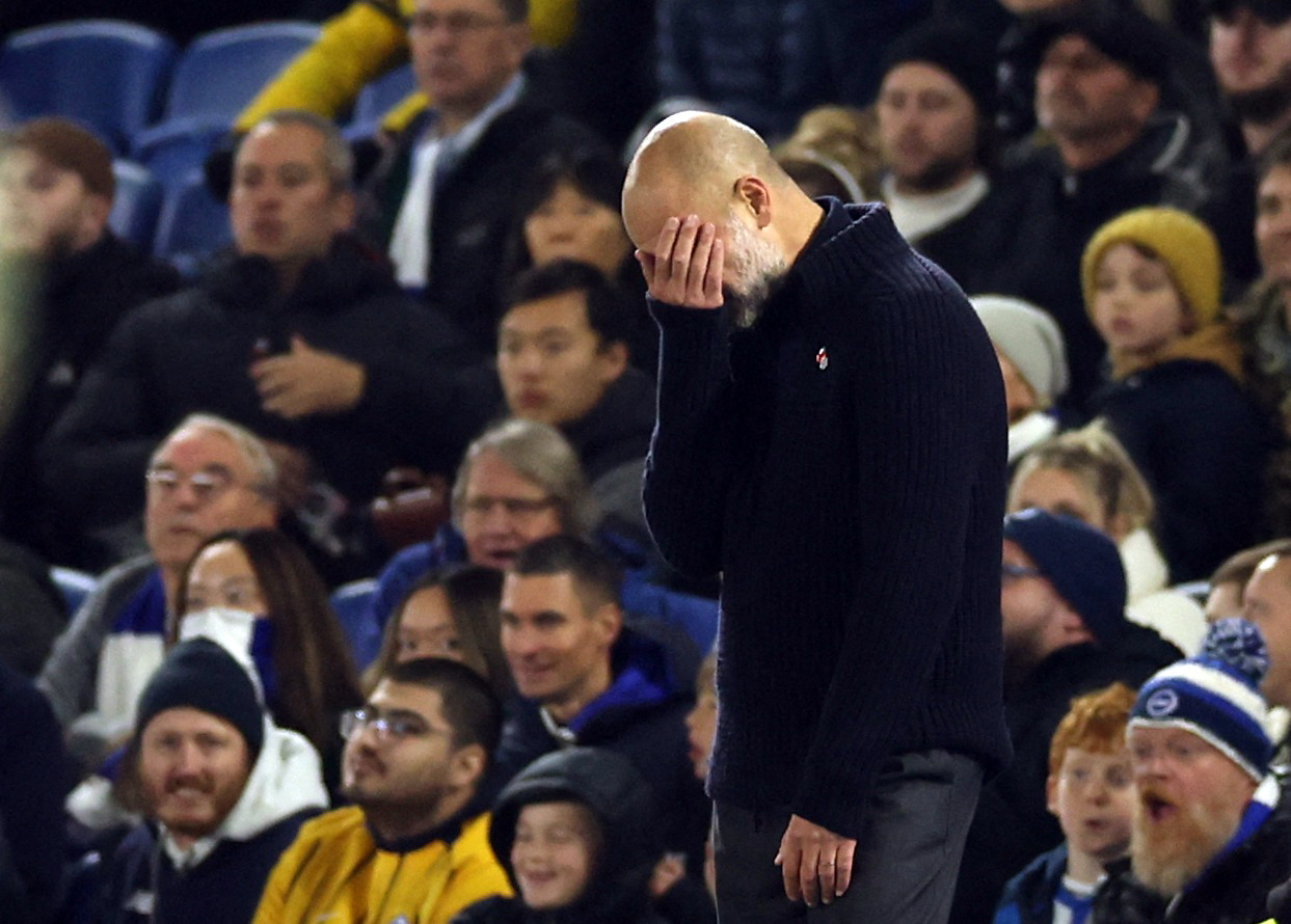 Pep Guardiola c&atilde;i v&atilde; to tiếng, thừa nhận Man City k&eacute;m tr&igrave;nh độ- Ảnh 3.