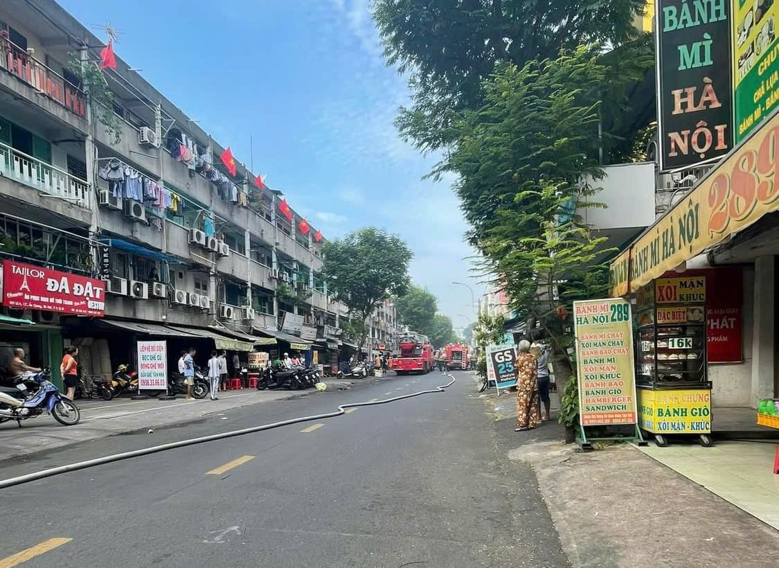 Ch&aacute;y nh&agrave; ở đường B&agrave; Hạt, quận 10- Ảnh 2.