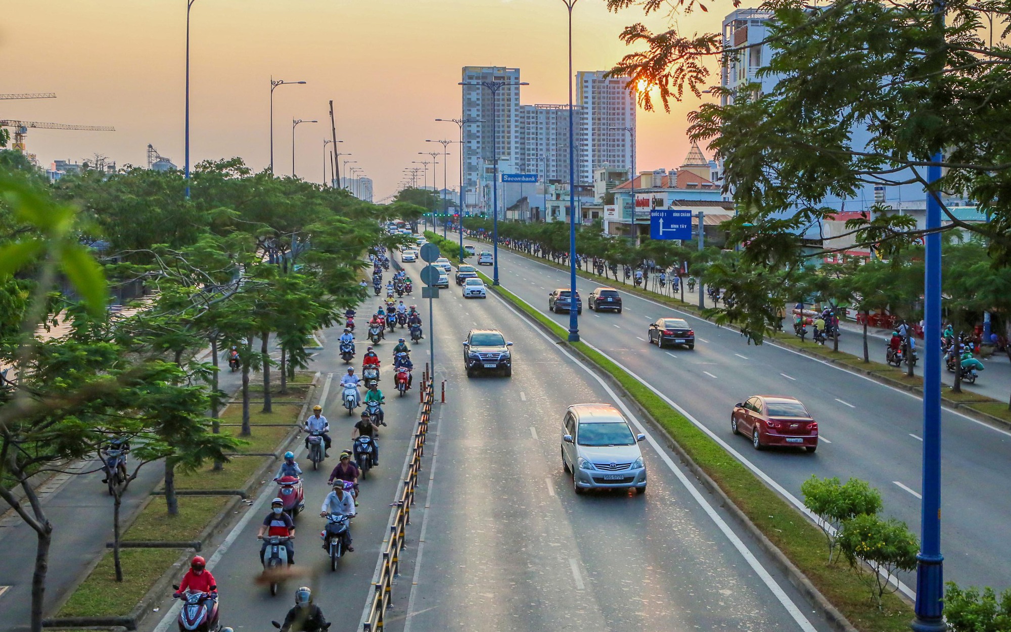 Chống lãng phí - cùng hành động: Phát triển hạ tầng giao thông cao tầng