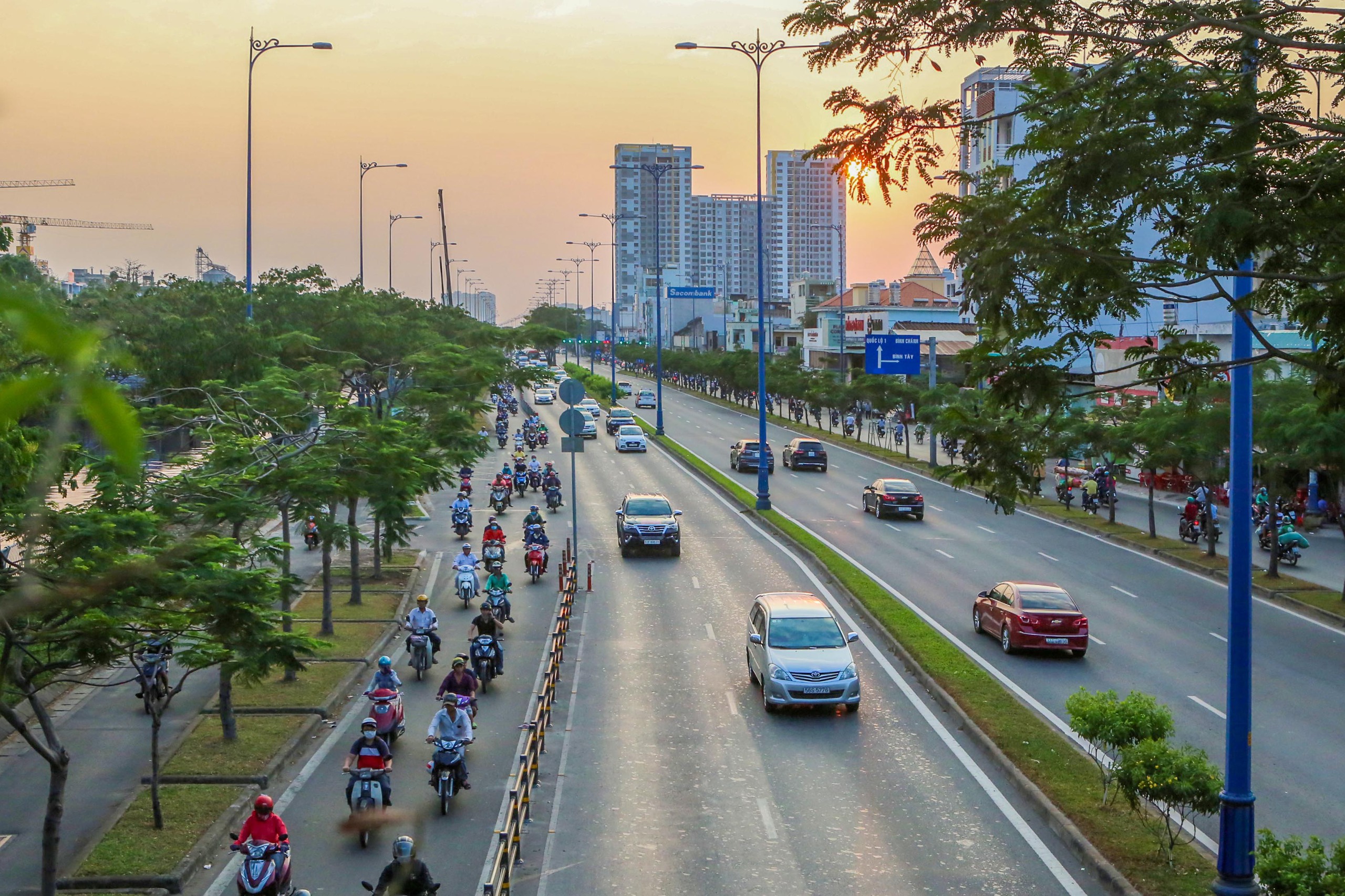 TP HCM cần ph&aacute;t triển hạ tầng giao th&ocirc;ng cao tầngẢnh: HO&Agrave;NG TRIỀU
