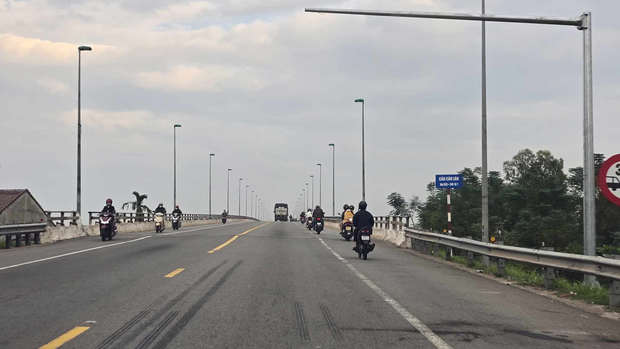 Tin mới về phương án phân luồng sửa cầu Câu Lâu trên Quốc lộ 1- Ảnh 1.