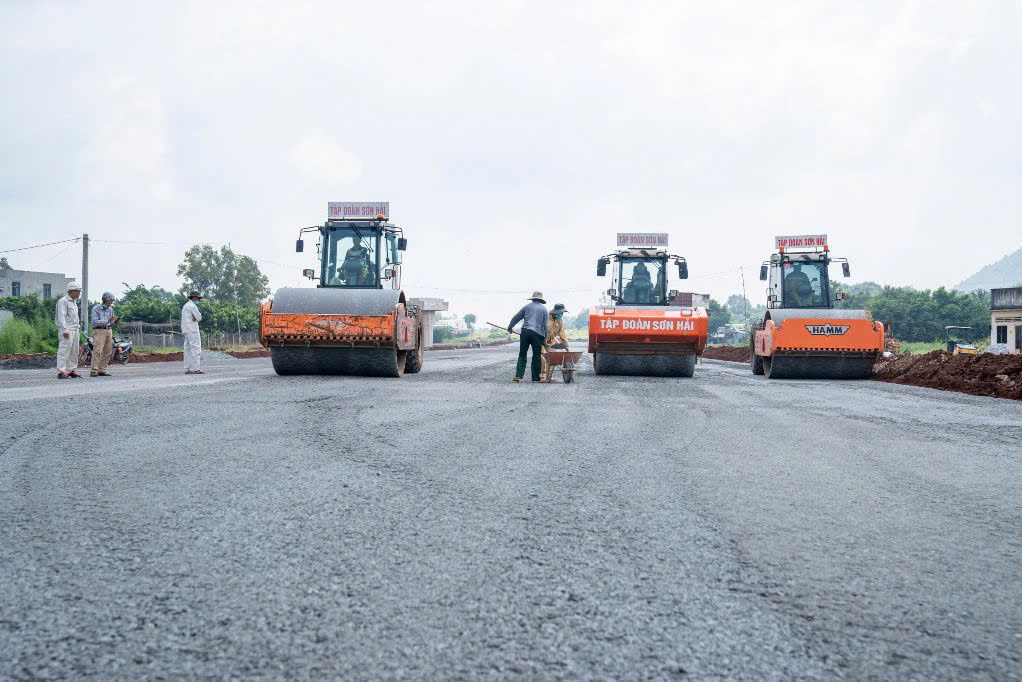 Cao tốc Bi&ecirc;n H&ograve;a - Vũng T&agrave;u v&agrave;o cao điểm thi c&ocirc;ng - Ảnh 4.