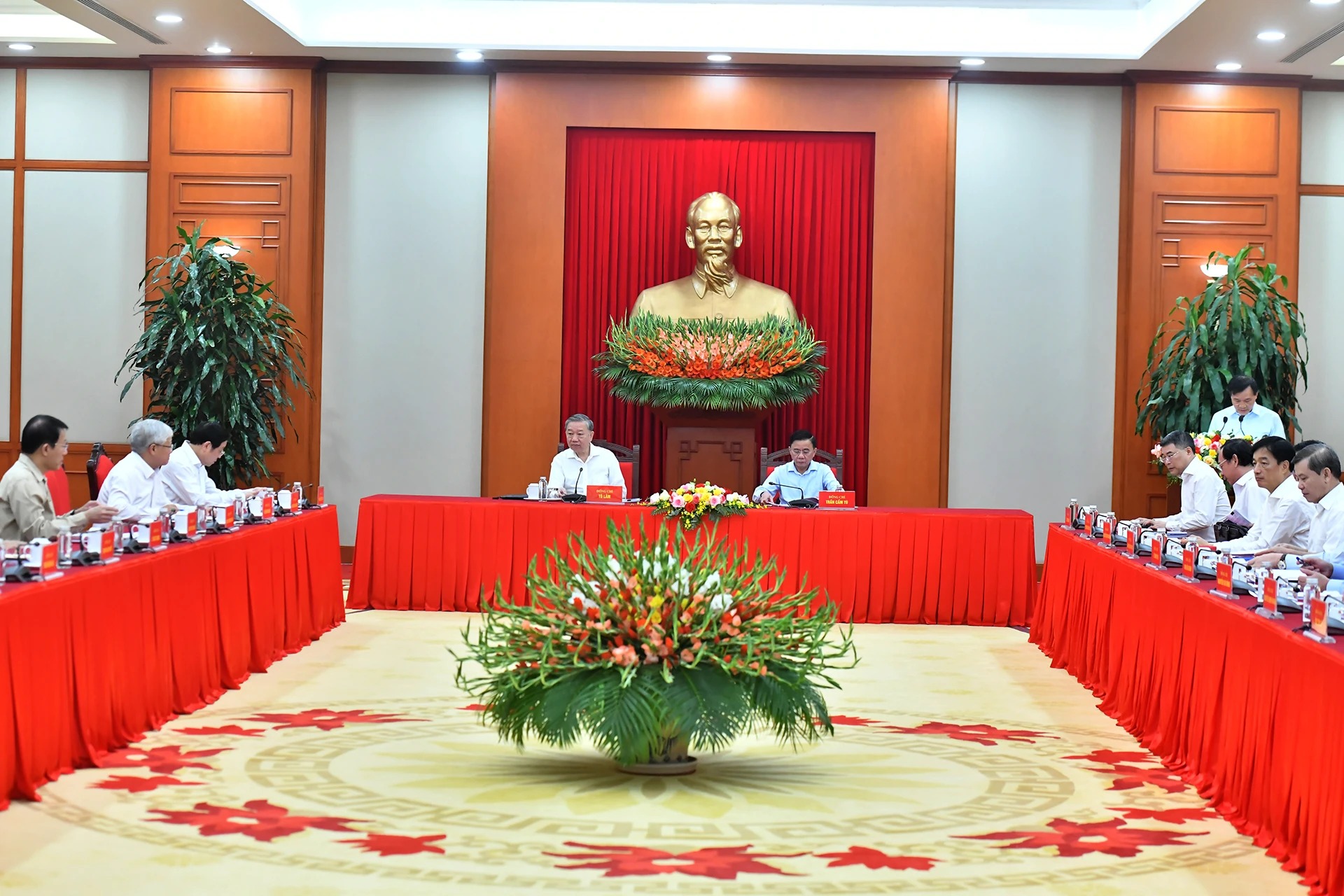 Tổng Bí thư Tô Lâm: Đại hội XIV mở ra kỷ nguyên giàu mạnh, thịnh vượng- Ảnh 1.