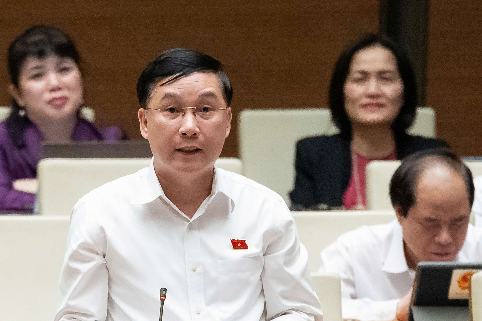 Bộ trưởng Nguyễn Hồng Di&ecirc;n n&oacute;i l&yacute; do kh&ocirc;ng đề xuất tiếp tục th&iacute; điểm thuốc l&aacute; điện tử- Ảnh 1.