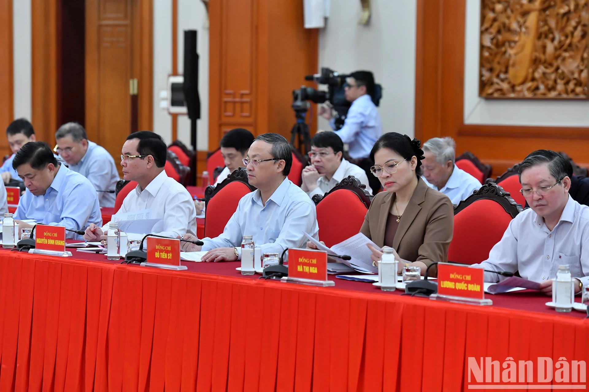 H&igrave;nh ảnh Tổng B&iacute; thư T&ocirc; L&acirc;m l&agrave;m việc với Tiểu ban Văn kiện Đại hội XIV- Ảnh 6.