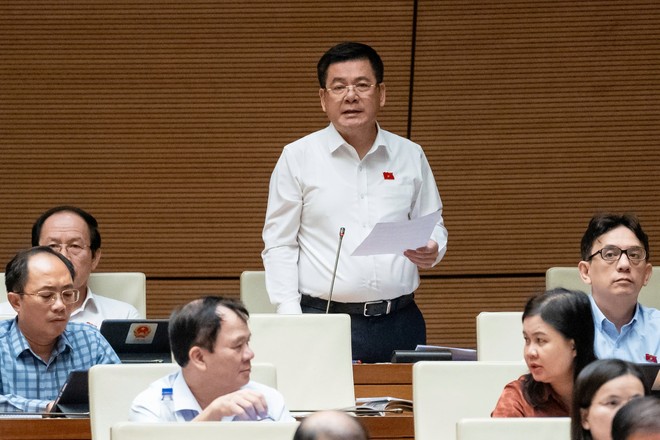 Bộ trưởng Nguyễn Hồng Di&ecirc;n n&oacute;i l&yacute; do kh&ocirc;ng đề xuất tiếp tục th&iacute; điểm thuốc l&aacute; điện tử- Ảnh 2.