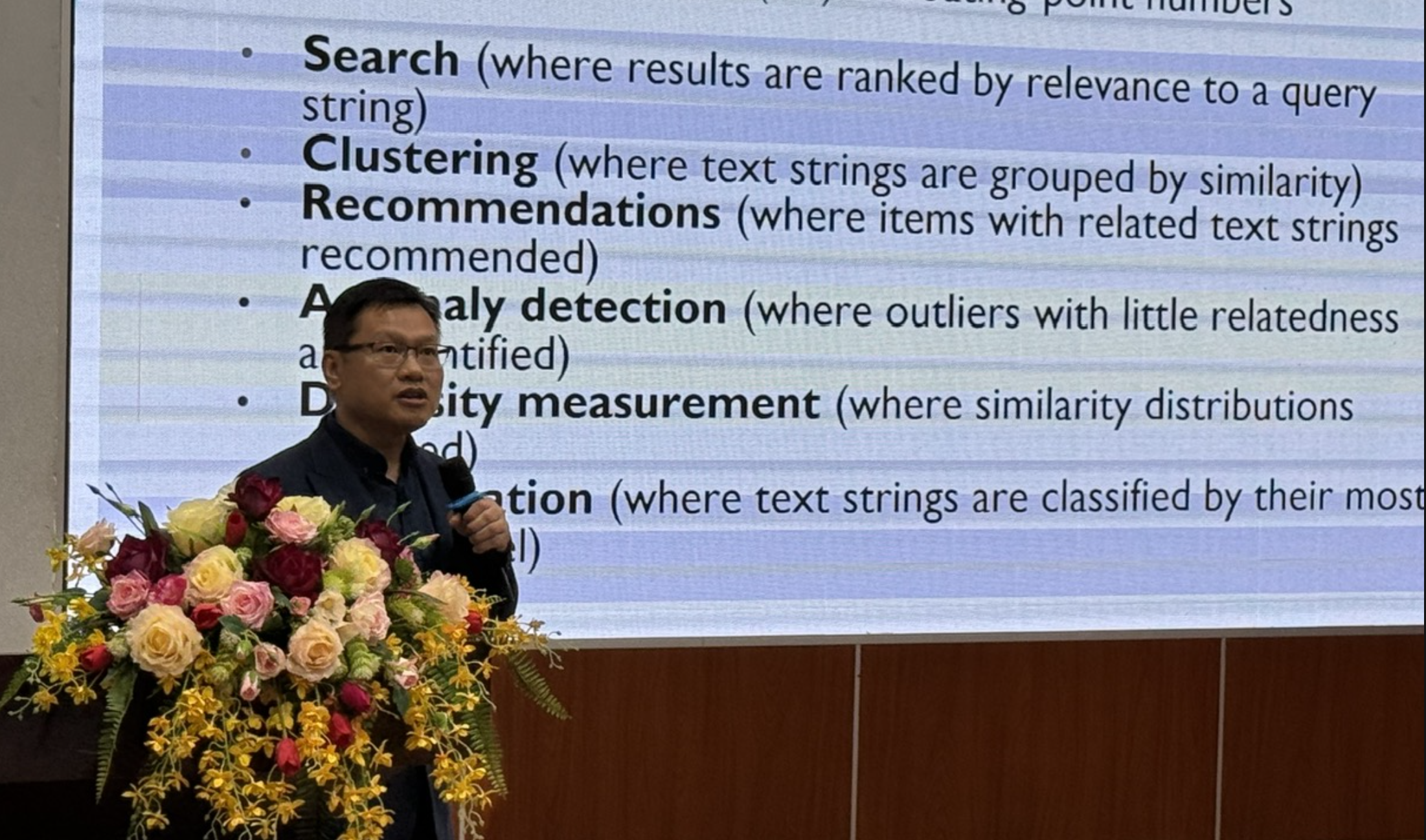 AI và MOFs: "Cặp đôi hoàn hảo" cho tương lai xanh- Ảnh 1.