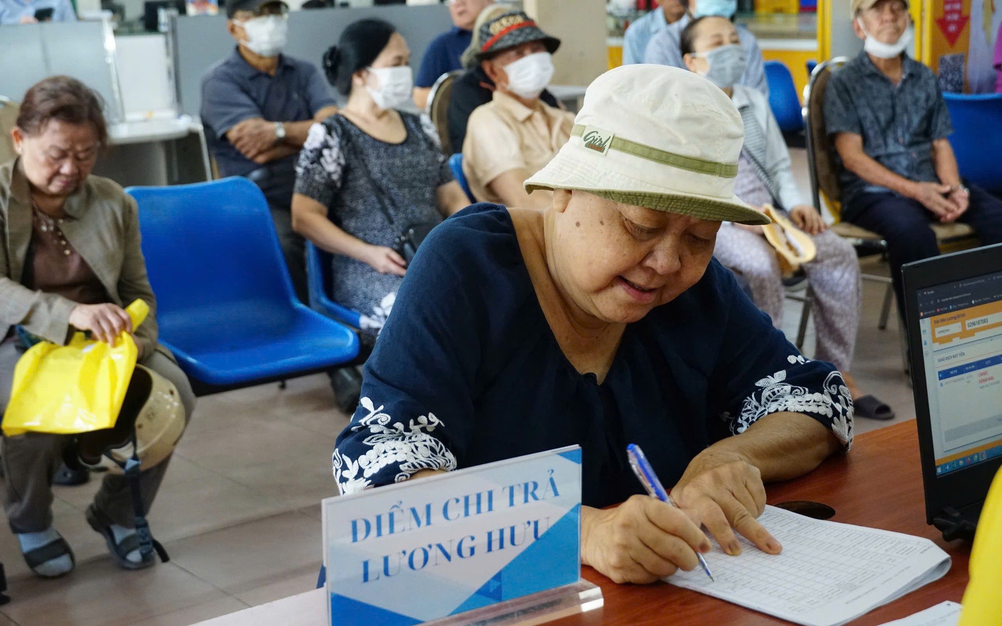 Không tăng lương cơ sở, lương hưu vẫn tăng sau năm 2024?