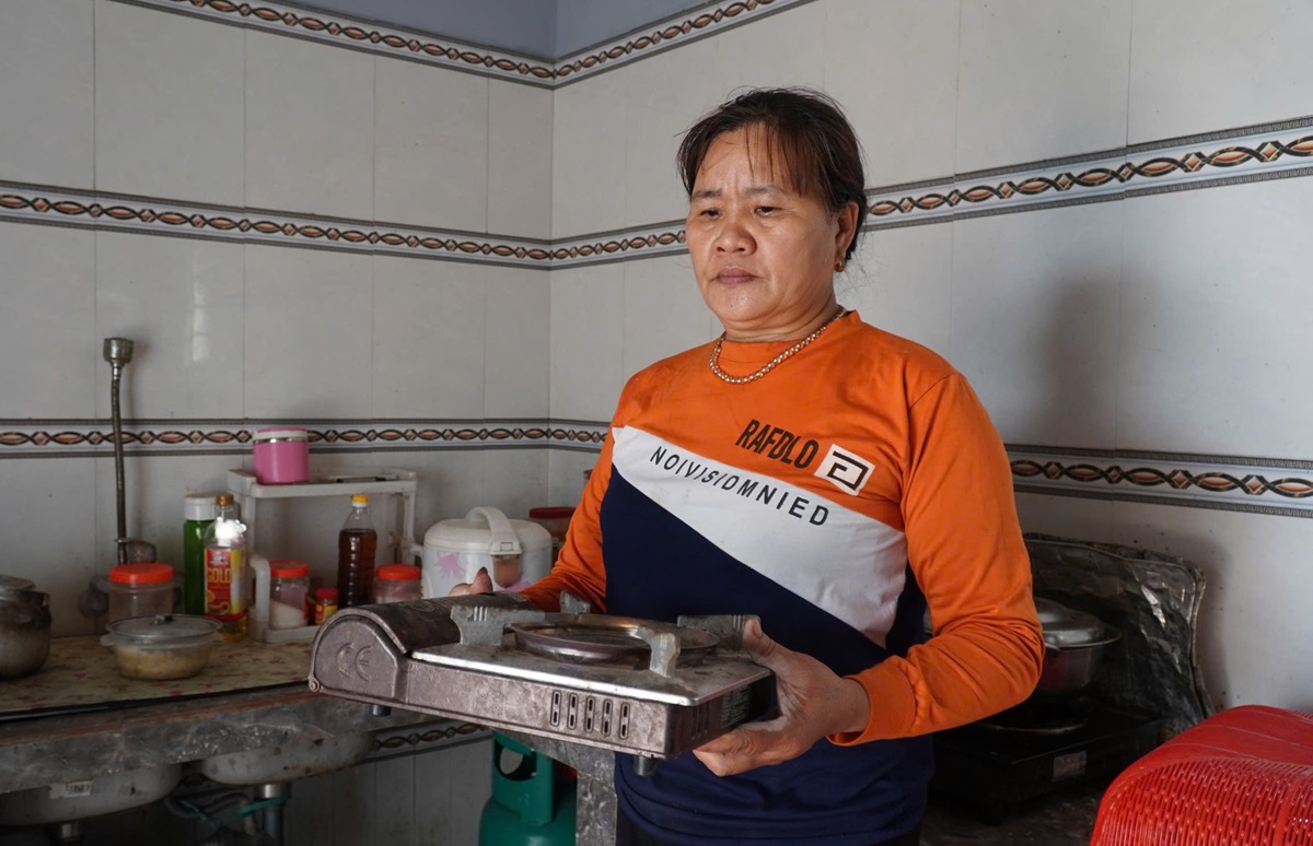 Gần 200 hộ d&acirc;n ở Thanh H&oacute;a khốn khổ v&igrave; điện yếu- Ảnh 2.