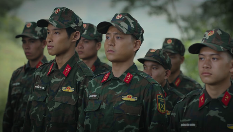 Rơi nước mắt với h&igrave;nh ảnh "Bộ đội Cụ Hồ" trong "Kh&ocirc;ng thời gian"- Ảnh 2.