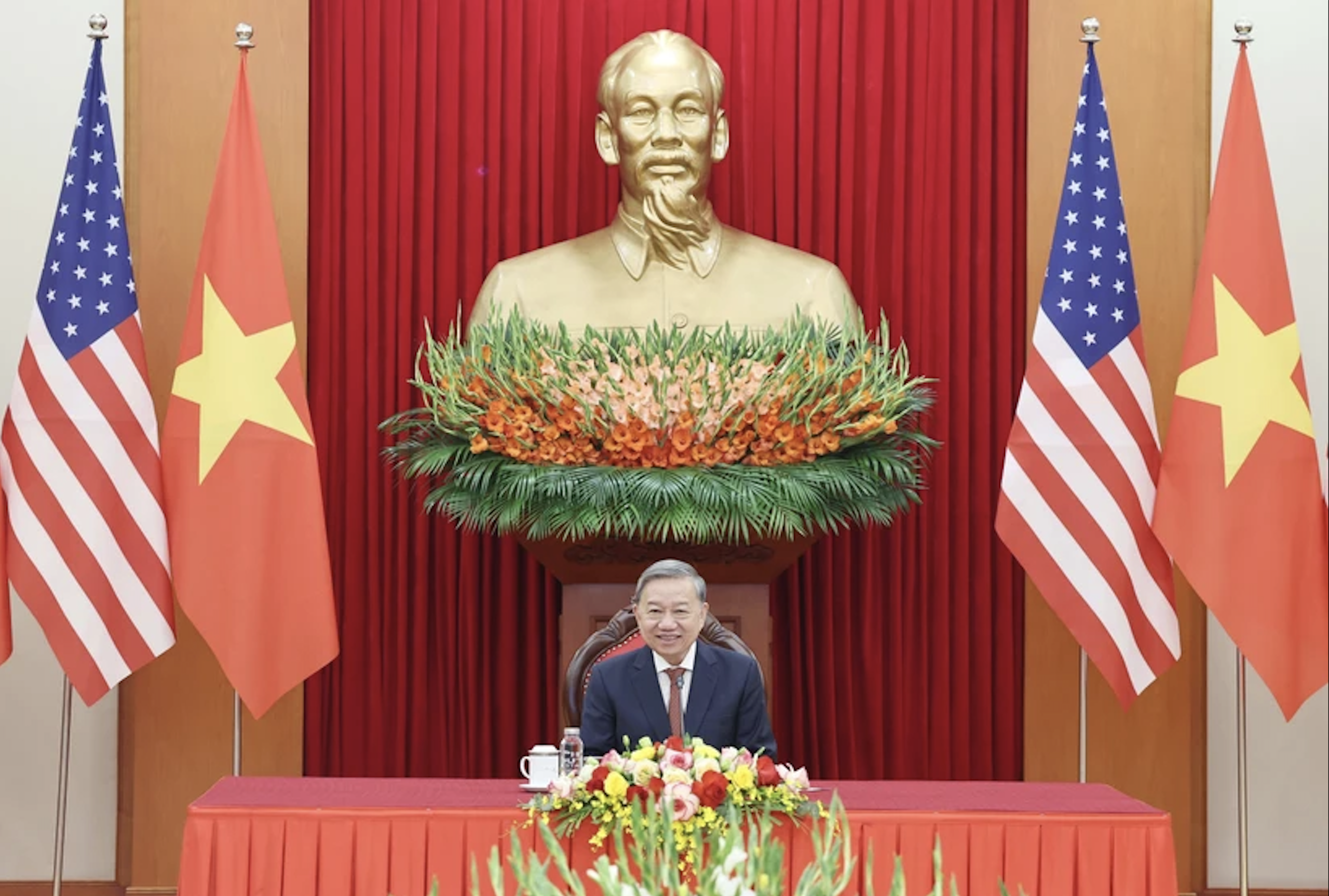 Tổng B&iacute; thư T&ocirc; L&acirc;m điện đ&agrave;m với Tổng thống đắc cử Donald Trump- Ảnh 1.
