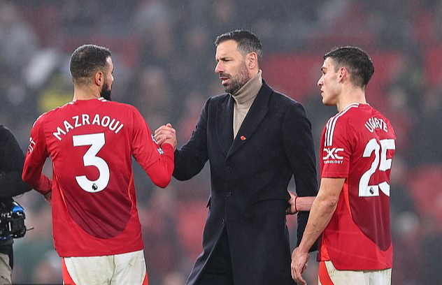 Ruben Amorim đến Old Trafford, Man United ch&iacute;nh thức chia tay Van Nistelrooy- Ảnh 3.