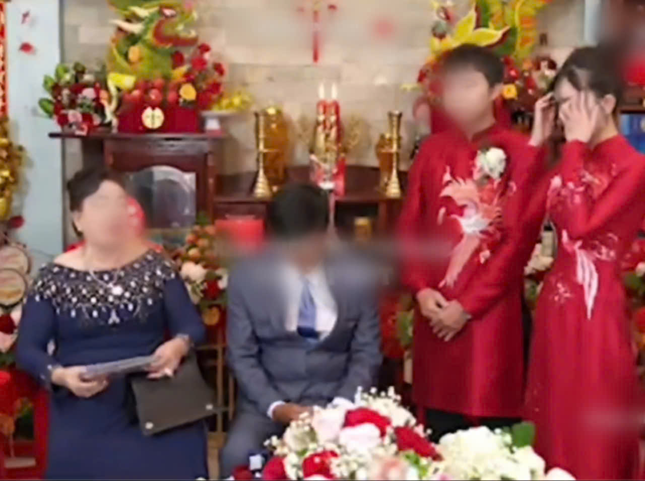 Vụ "cha mẹ tặng 600 c&ocirc;ng đất" tại lễ cưới: Cảnh c&aacute;o 1 ph&oacute; chủ tịch huyện- Ảnh 1.