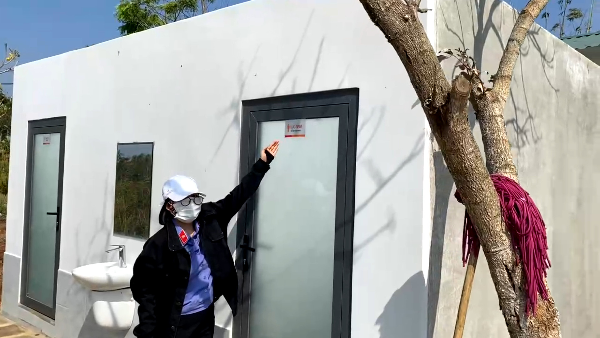 Ho&atilde;n cưỡng chế c&aacute;c c&ocirc;ng tr&igrave;nh ở s&acirc;n golf tr&aacute;i ph&eacute;p của vợ 1 gi&aacute;m đốc do... c&oacute; ch&oacute; dữ- Ảnh 5.