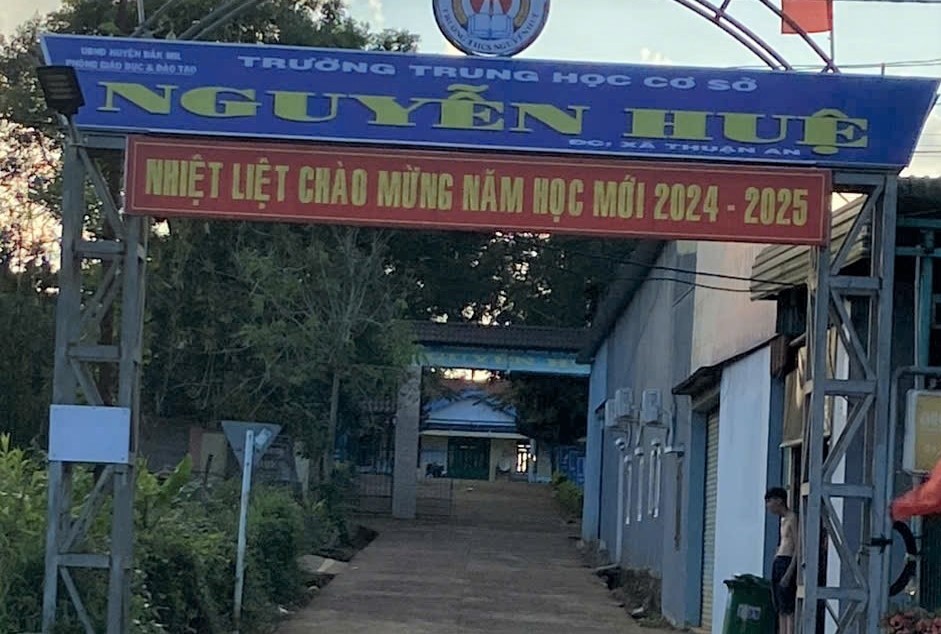 Điều tra vụ việc 2 nữ sinh bị bạn học đâm nhập viện- Ảnh 1.