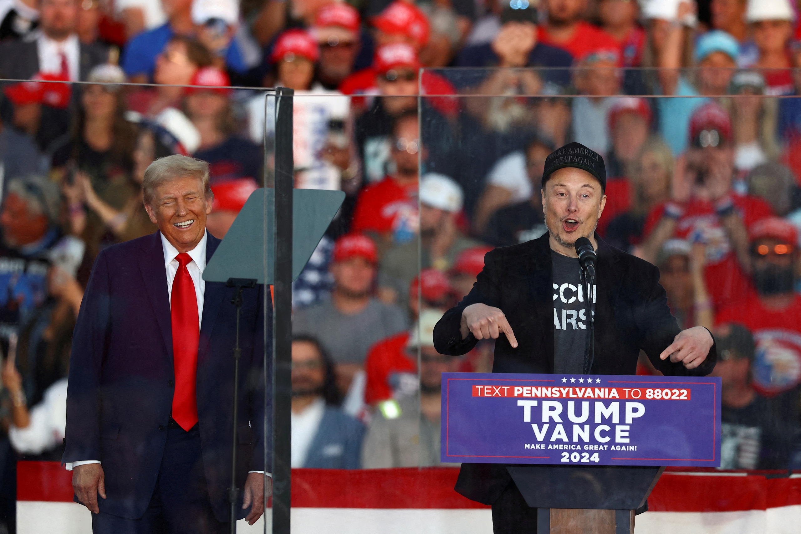 &Ocirc;ng Elon Musk ph&aacute;t biểu trong cuộc vận động tranh cử của &ocirc;ng Donald Trump tại bang Pennsylvania - Mỹ hồi th&aacute;ng 10  Ảnh: REUTERS