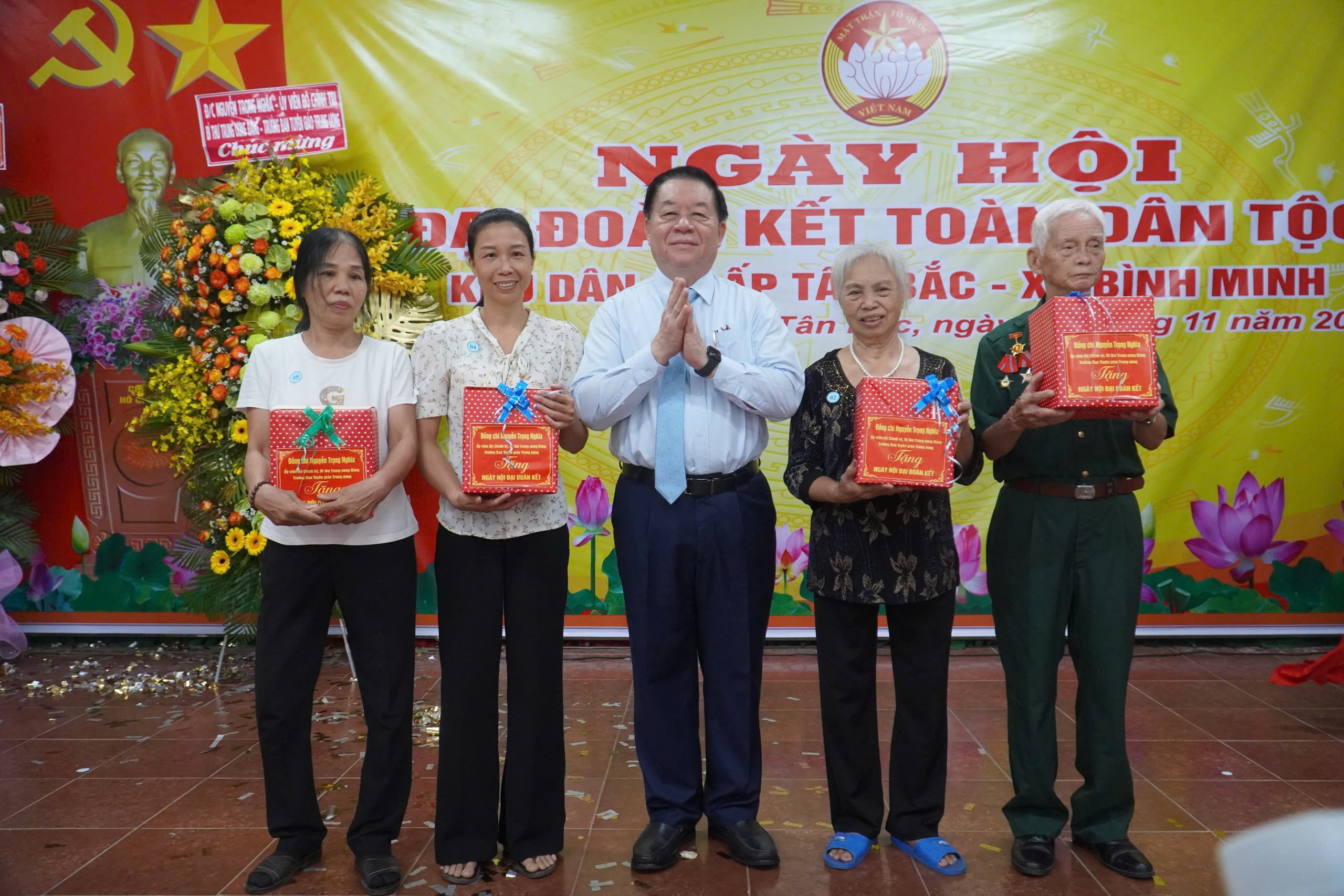Trưởng Ban Tuy&ecirc;n gi&aacute;o Trung ương thị s&aacute;t s&acirc;n bay Long Th&agrave;nh- Ảnh 9.