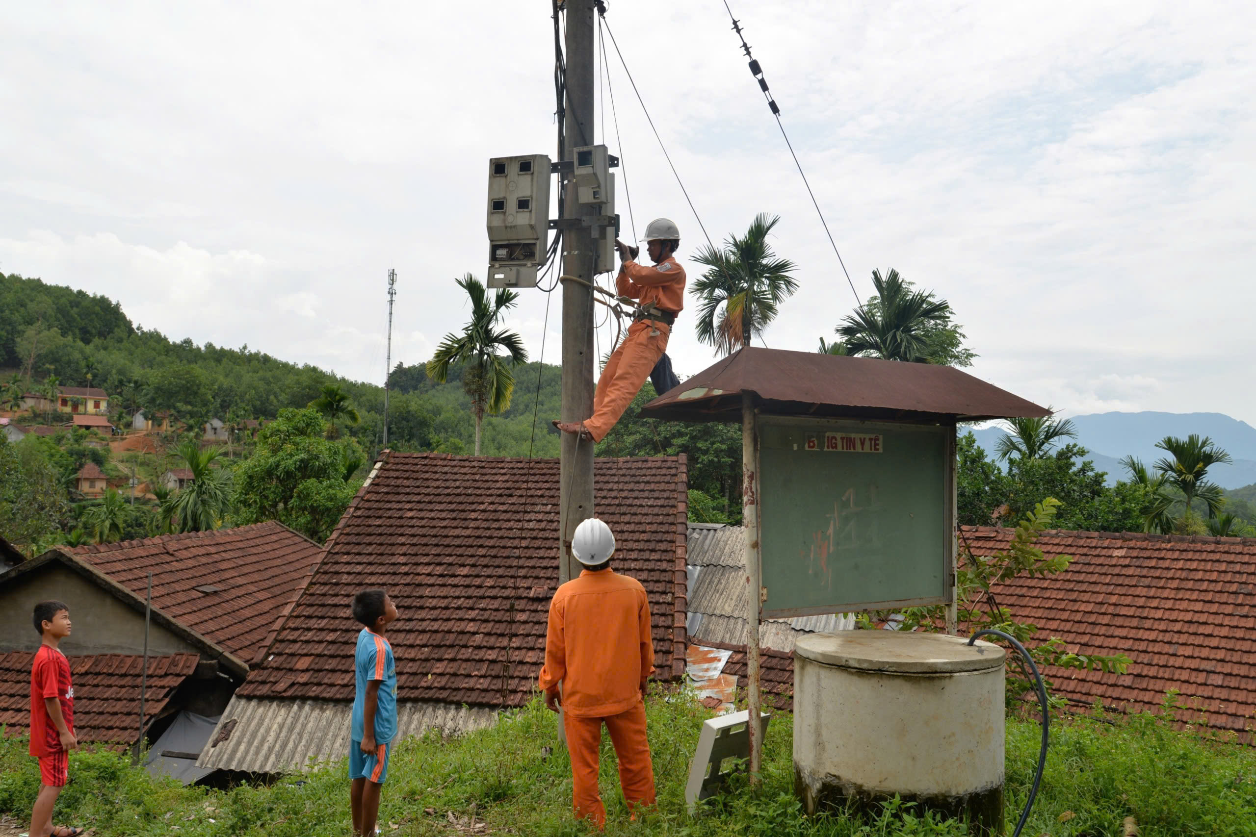 Tổng c&ocirc;ng ty Điện lực miền Trung tổ chức chương tr&igrave;nh Th&aacute;ng Tri &acirc;n kh&aacute;ch h&agrave;ng 2024- Ảnh 2.