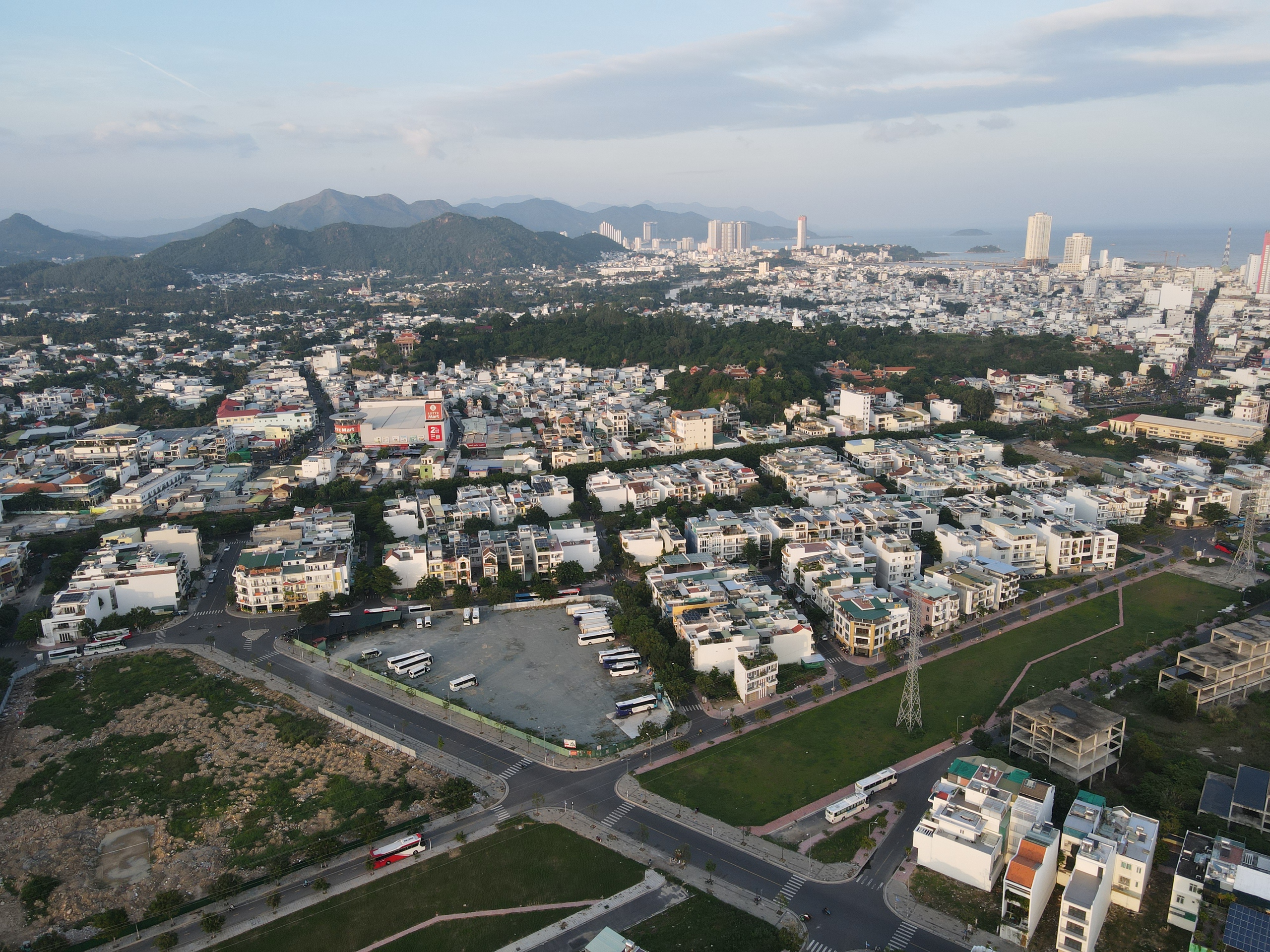 Khánh Hòa: Gỡ "ách tắc"nghĩa vụ tài chính sau Luật Đất đai 2024 có hiệu lực- Ảnh 1.