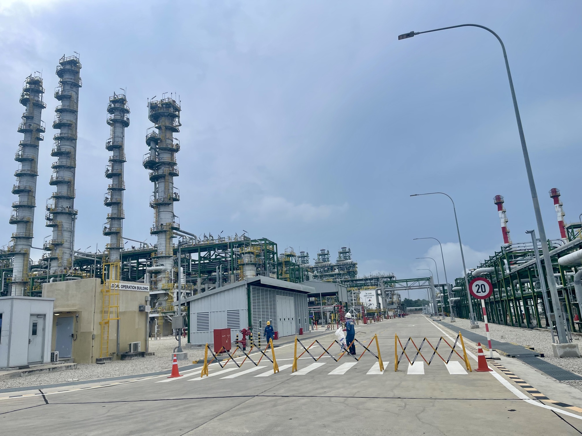 Ph&oacute; Thủ tướng Trần Hồng H&agrave; giải quyết kiến nghị của c&aacute;c doanh nghiệp lớn tại B&agrave; Rịa - Vũng T&agrave;u- Ảnh 2.