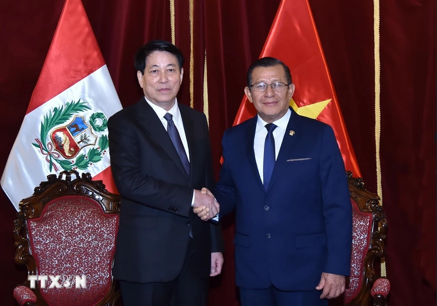 Quốc hội Peru trao tặng Chủ tịch nước Lương Cường Hu&acirc;n chương Danh dự cấp Đại thập tự- Ảnh 1.