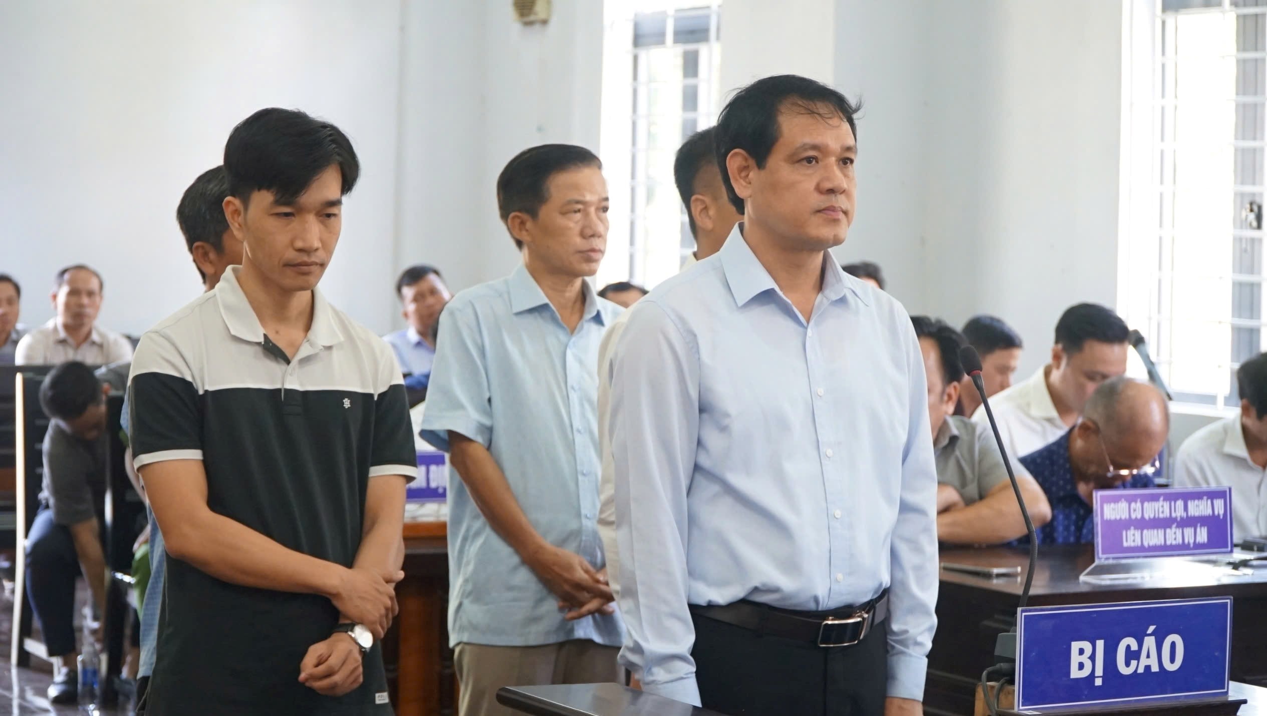 Sai phạm tại dự &aacute;n ng&agrave;n tỉ, cựu gi&aacute;m đốc sở l&atilde;nh &aacute;n- Ảnh 1.