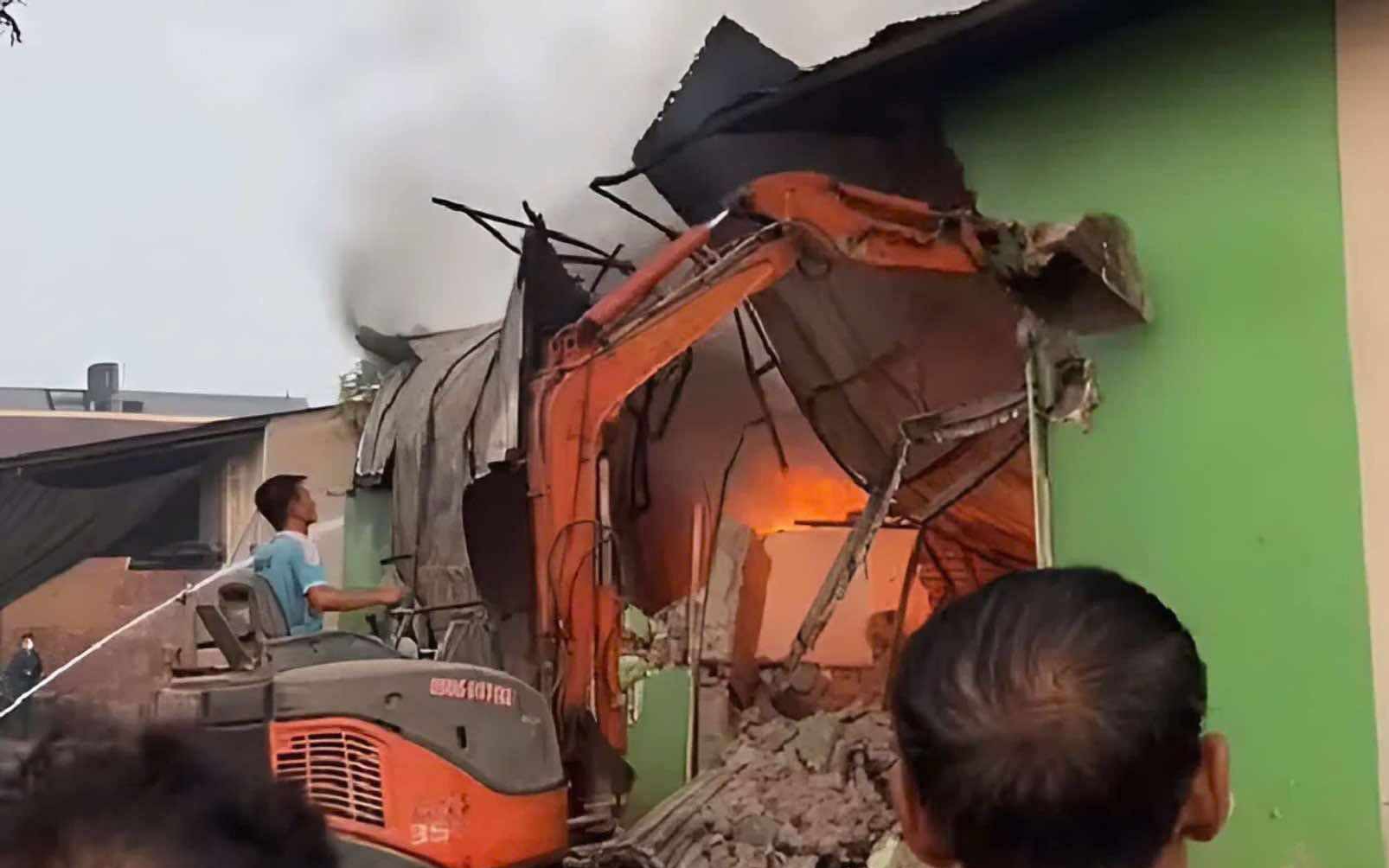 Cháy lớn ở huyện Hoài Đức, TP Hà Nội