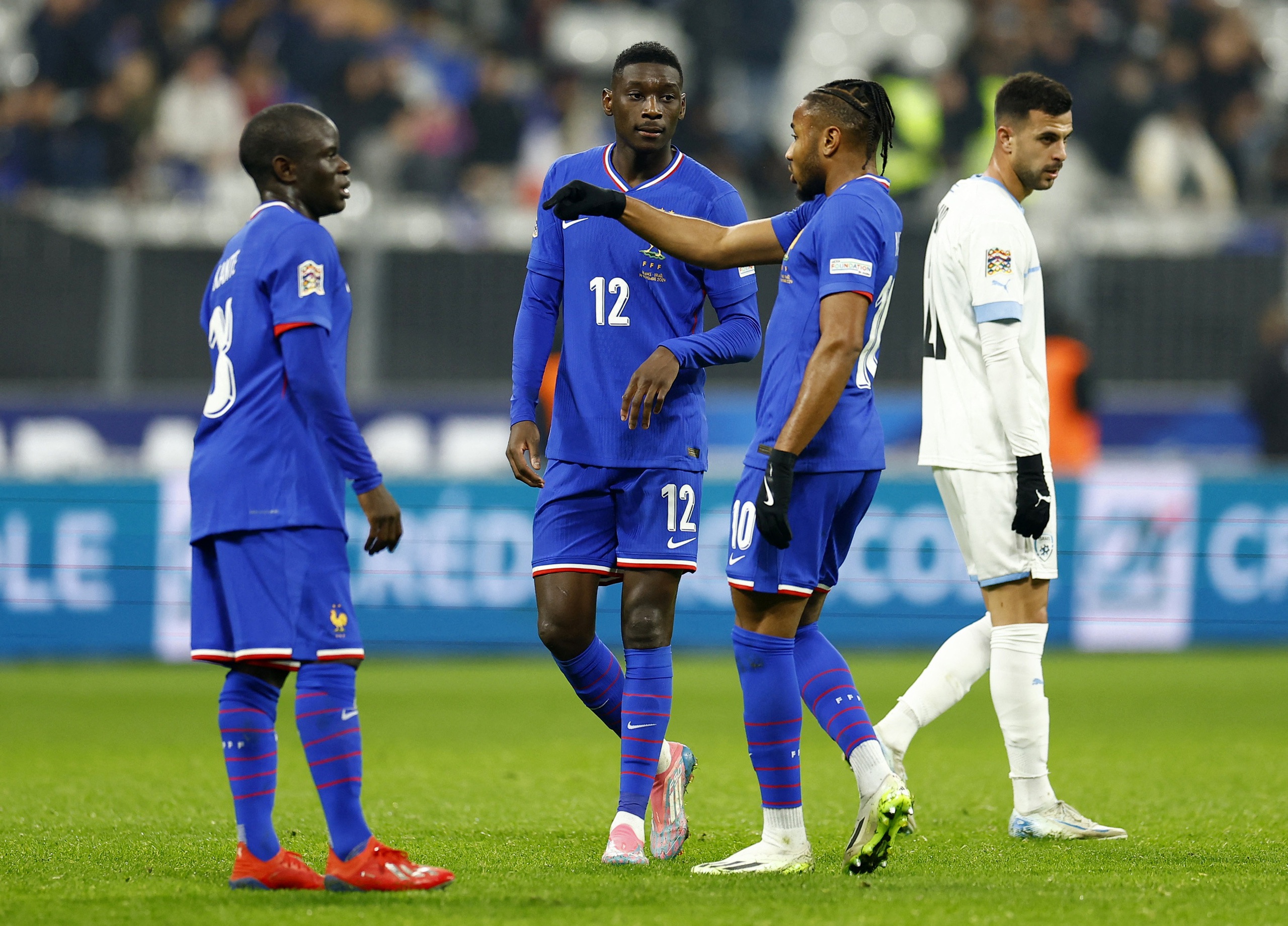 Thắng Bỉ tr&ecirc;n đất kh&aacute;ch, &Yacute; gi&agrave;nh v&eacute; tứ kết Nations League- Ảnh 4.
