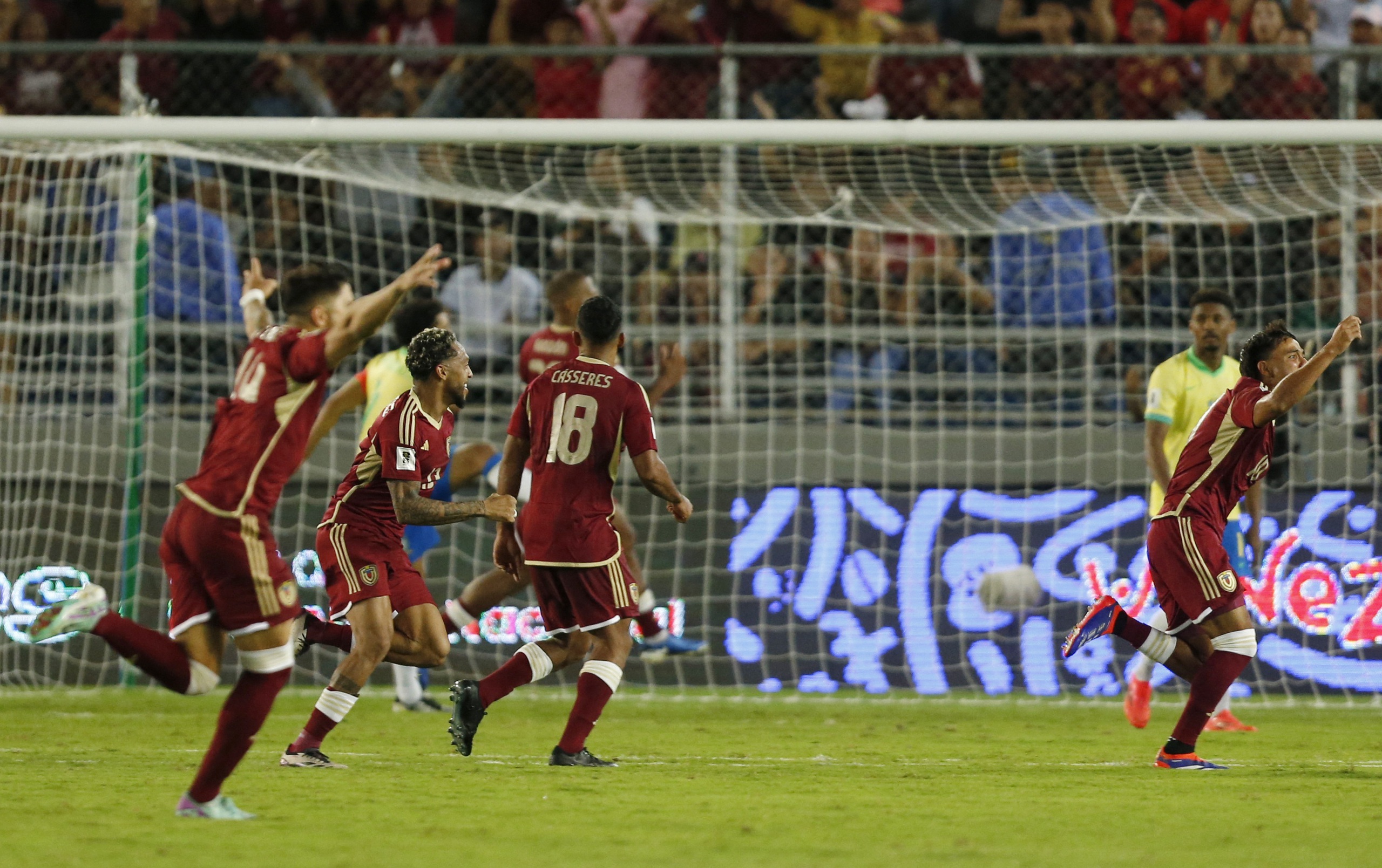 Argentina trắng tay, Brazil mất điểm v&ograve;ng loại World Cup khu vực Nam Mỹ- Ảnh 3.