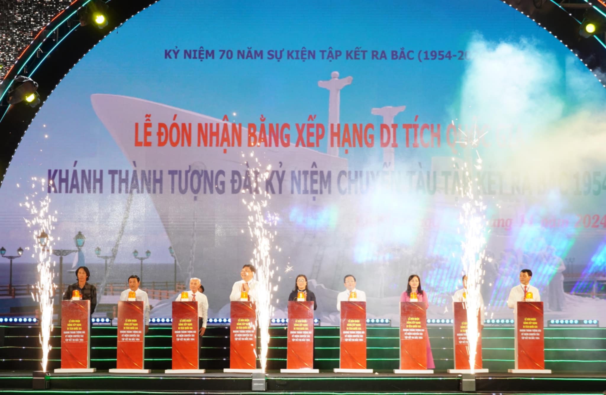 Tượng đ&agrave;i kỷ niệm Chuyến t&agrave;u tập kết ra Bắc năm 1954 được c&ocirc;ng nhận l&agrave; di t&iacute;ch quốc gia- Ảnh 4.