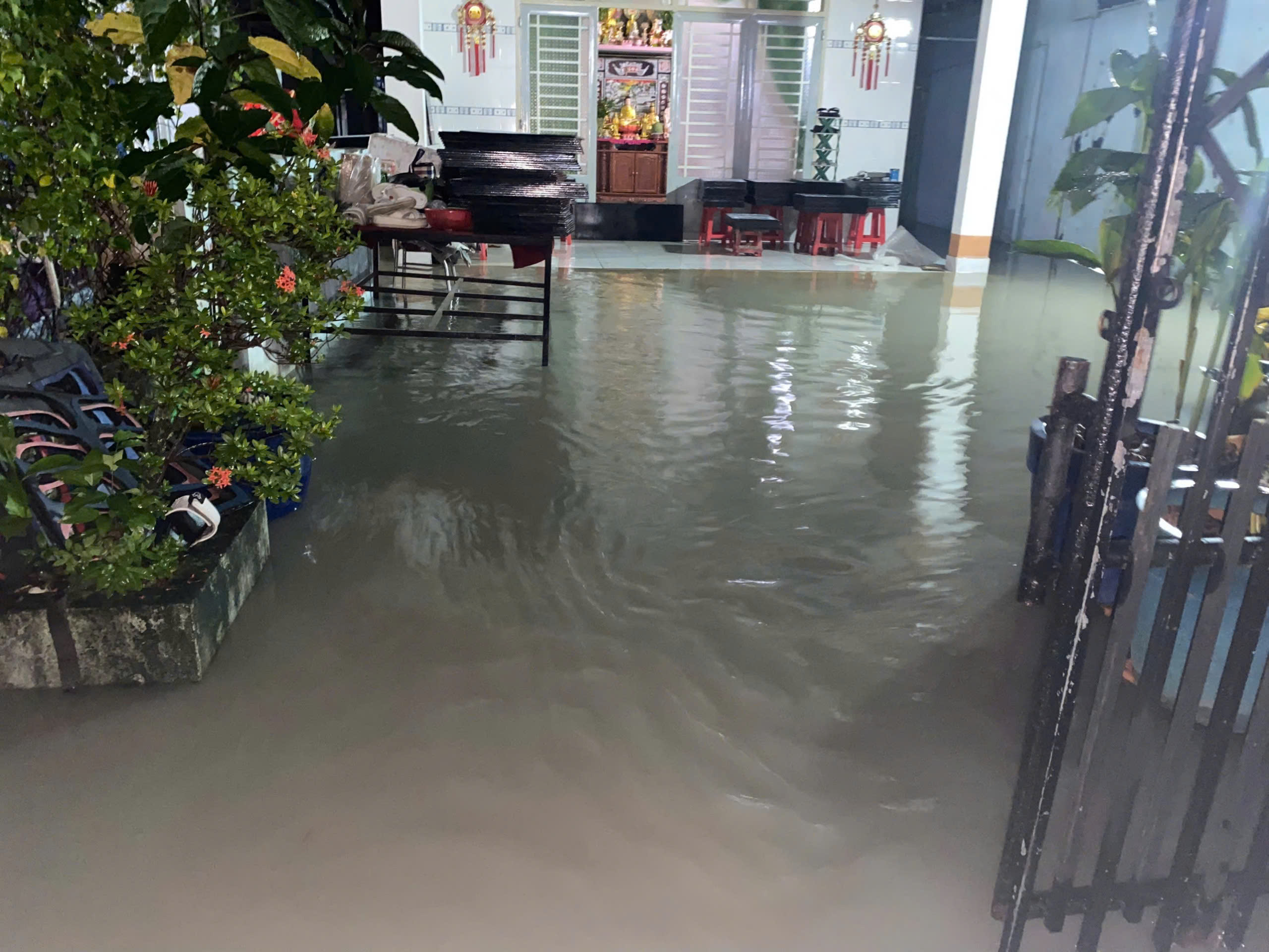Triều cường đạt đỉnh 3 ng&agrave;y tới, người d&acirc;n ở ven s&ocirc;ng S&agrave;i G&ograve;n lưu &yacute; g&igrave;?- Ảnh 1.