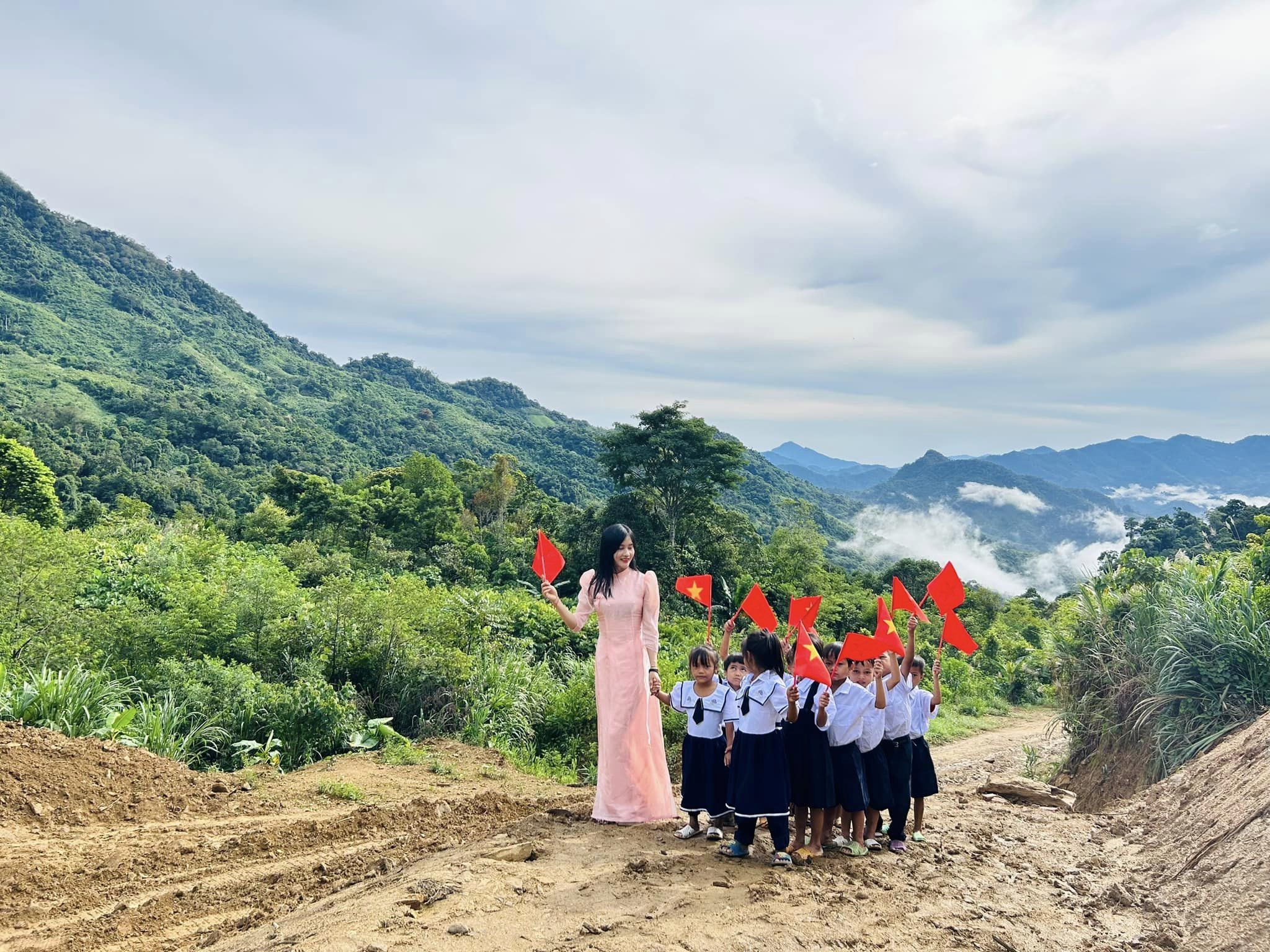 T&igrave;m c&aacute;ch thu h&uacute;t, giữ ch&acirc;n gi&aacute;o vi&ecirc;n- Ảnh 1.