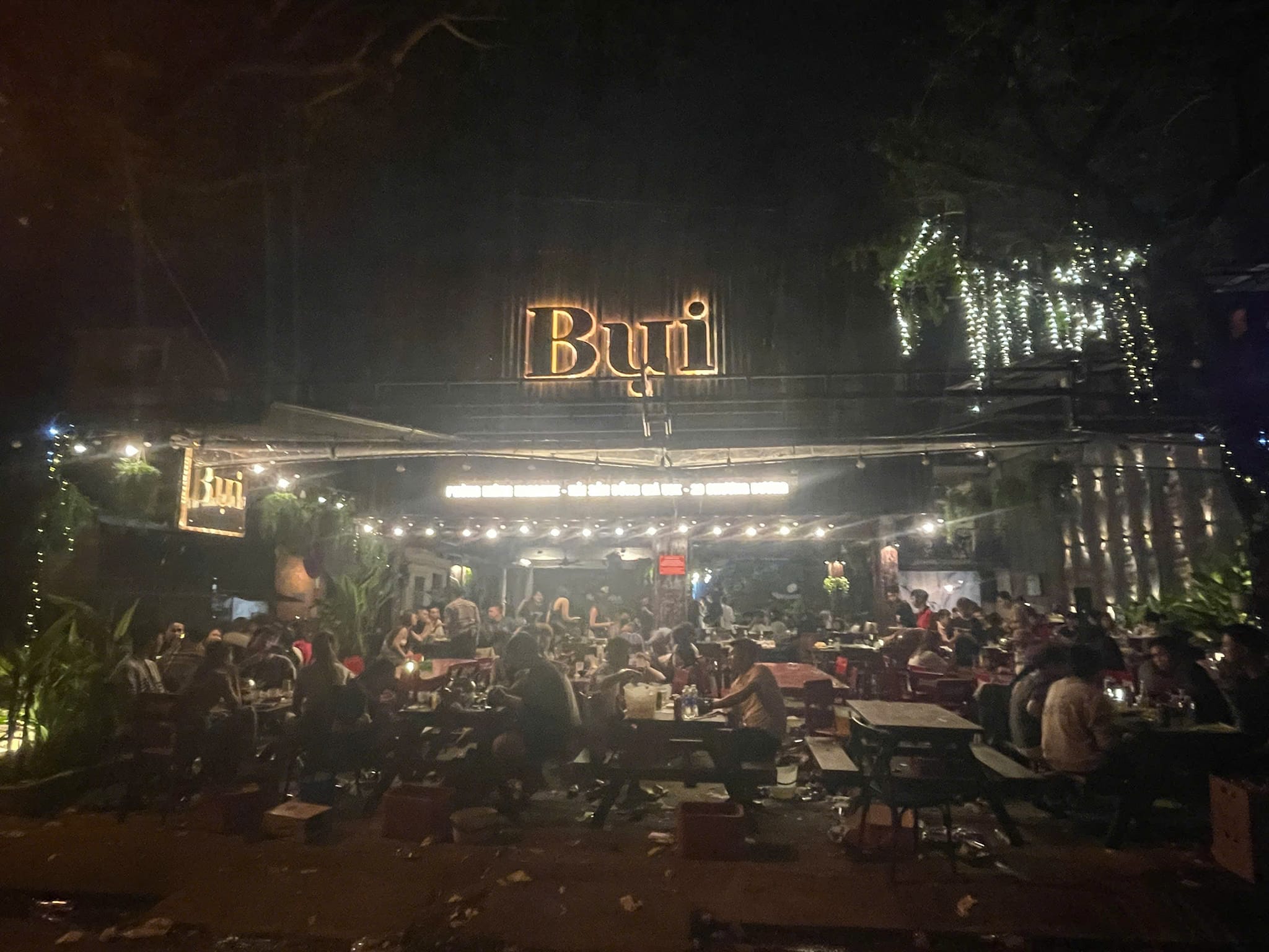 Phố ăn nhậu mới nổi tại Đ&agrave; Nẵng bị &ldquo;điểm danh&rdquo;- Ảnh 1.