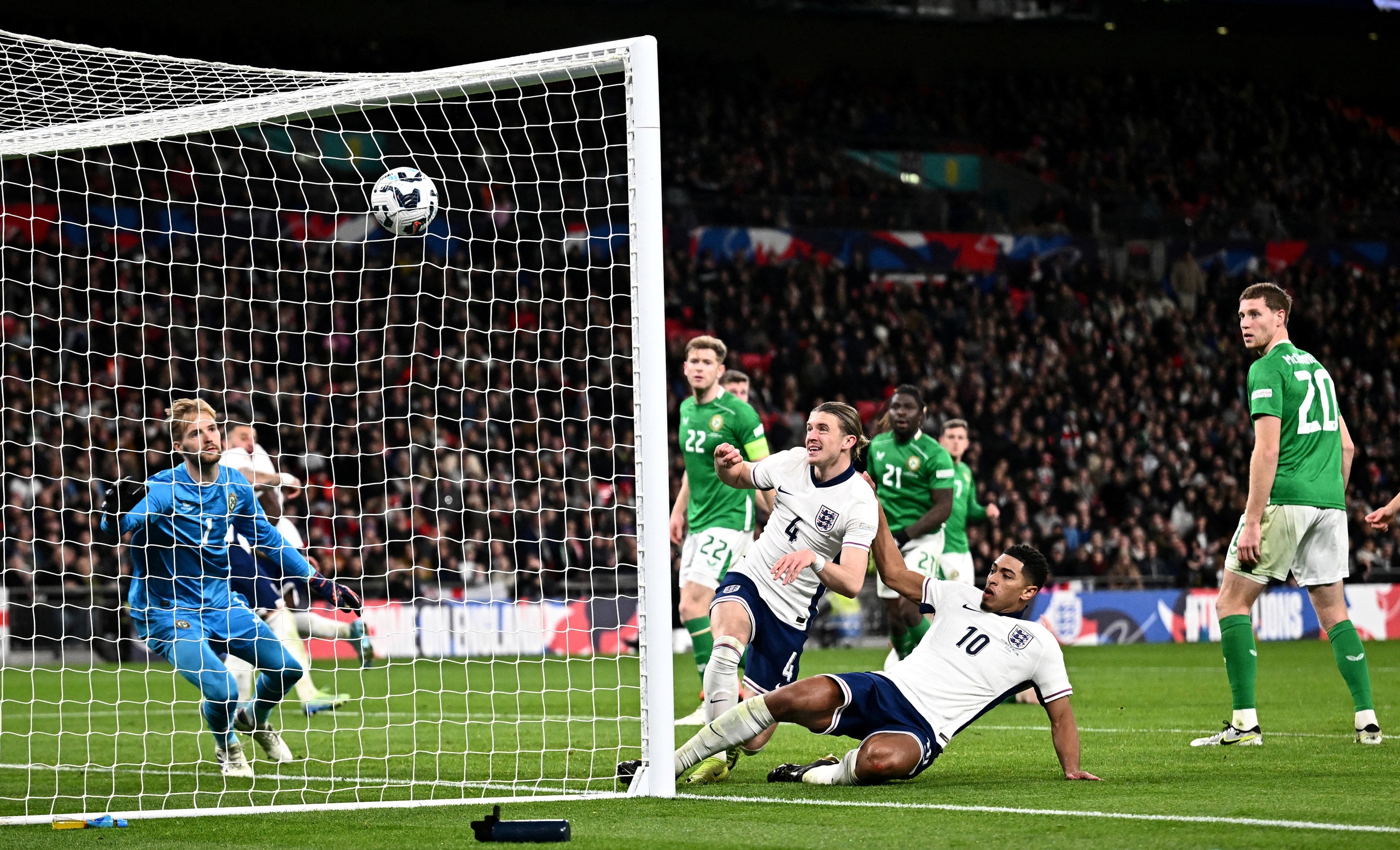 Dội mưa b&agrave;n thắng ở Wembley, tuyển Anh gi&agrave;nh v&eacute; thăng hạng Nations League- Ảnh 6.